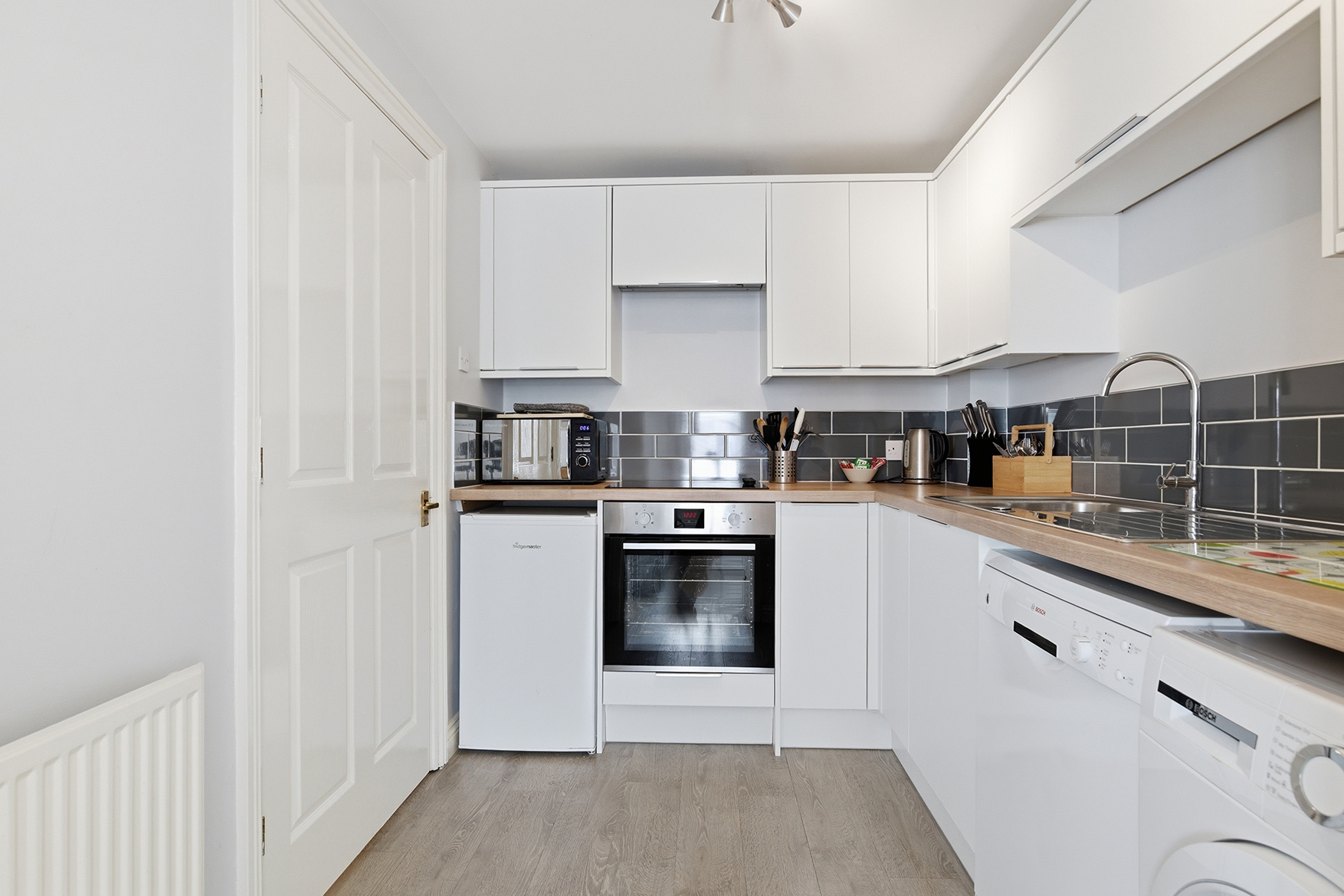 View Central York Apartment with Free Parking & WiFi - Pass the Keys in Flat 2, The Old Fruit Warehouse, Penleys Grove St, YO31 7PN Central York Apartment with Free Parking & WiFi - Pass the Keys in Flat 2, The Old Fruit Warehouse, Penleys Grove St, YO31 7PN - Property image 8 - VivreStays