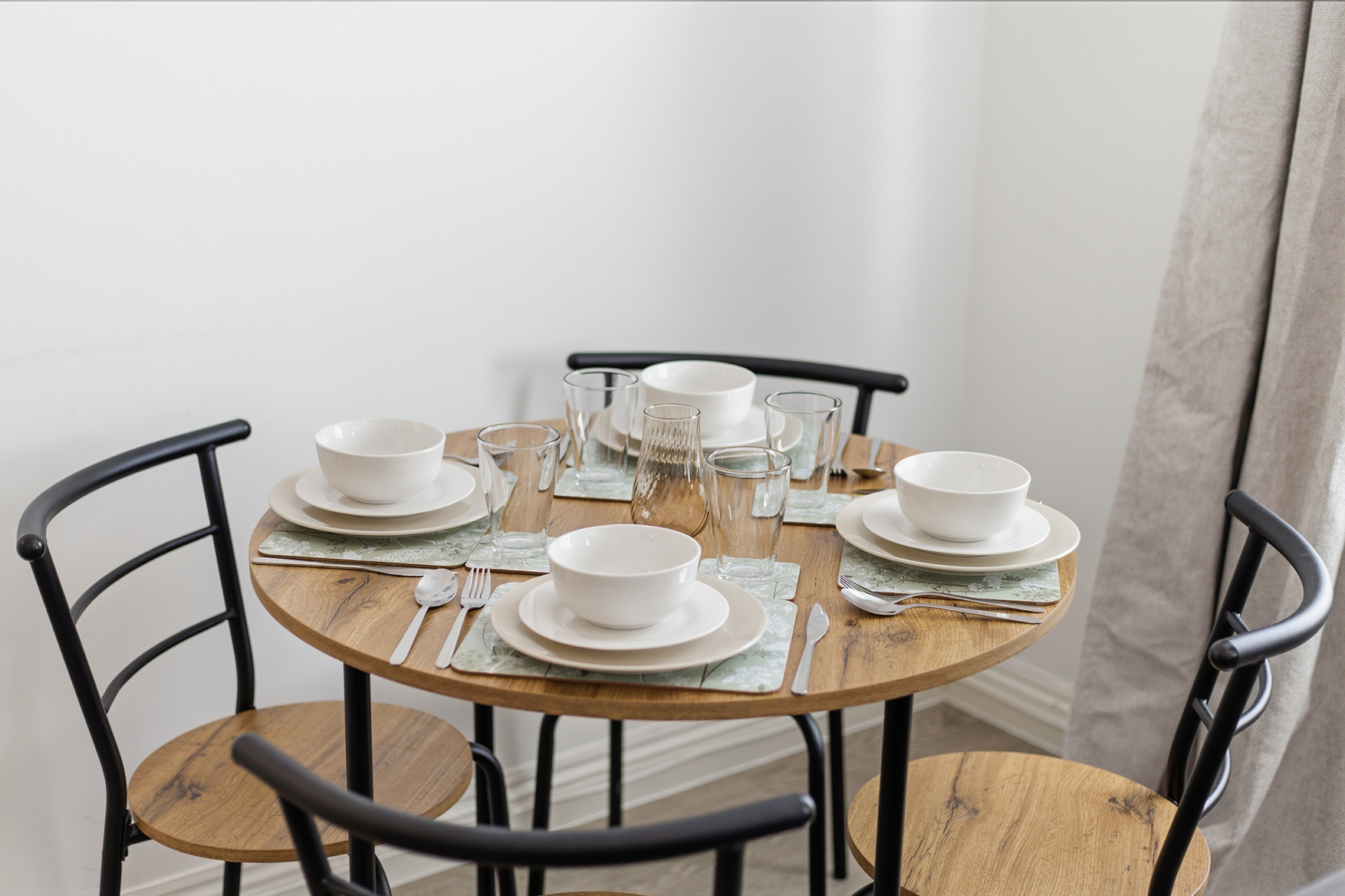 View Central York Apartment with Free Parking & WiFi - Pass the Keys in Flat 2, The Old Fruit Warehouse, Penleys Grove St, YO31 7PN Central York Apartment with Free Parking & WiFi - Pass the Keys in Flat 2, The Old Fruit Warehouse, Penleys Grove St, YO31 7PN - Property image 12 - VivreStays