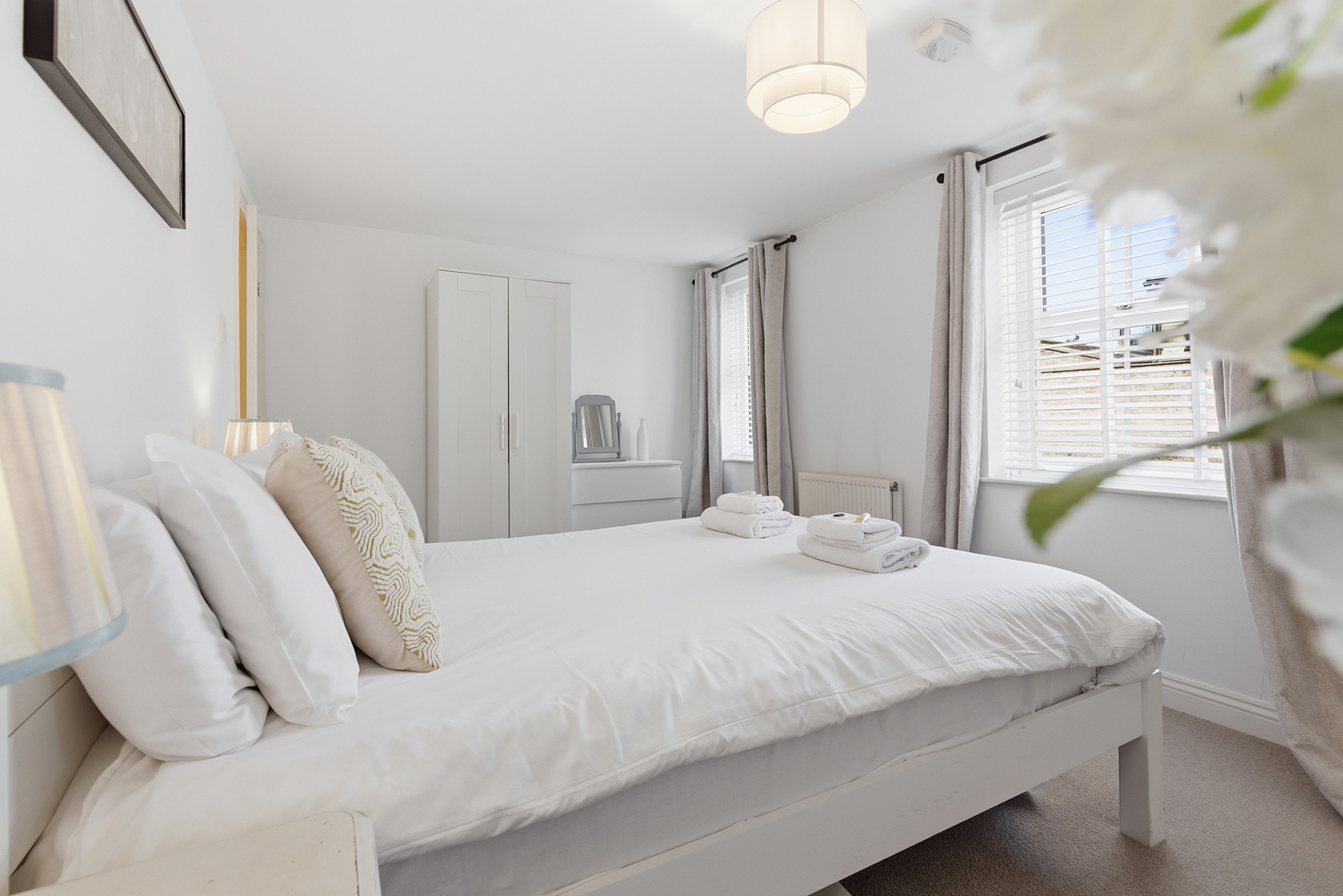 View Central York Apartment with Free Parking & WiFi - Pass the Keys in Flat 2, The Old Fruit Warehouse, Penleys Grove St, YO31 7PN Central York Apartment with Free Parking & WiFi - Pass the Keys in Flat 2, The Old Fruit Warehouse, Penleys Grove St, YO31 7PN - Property image 16 - VivreStays