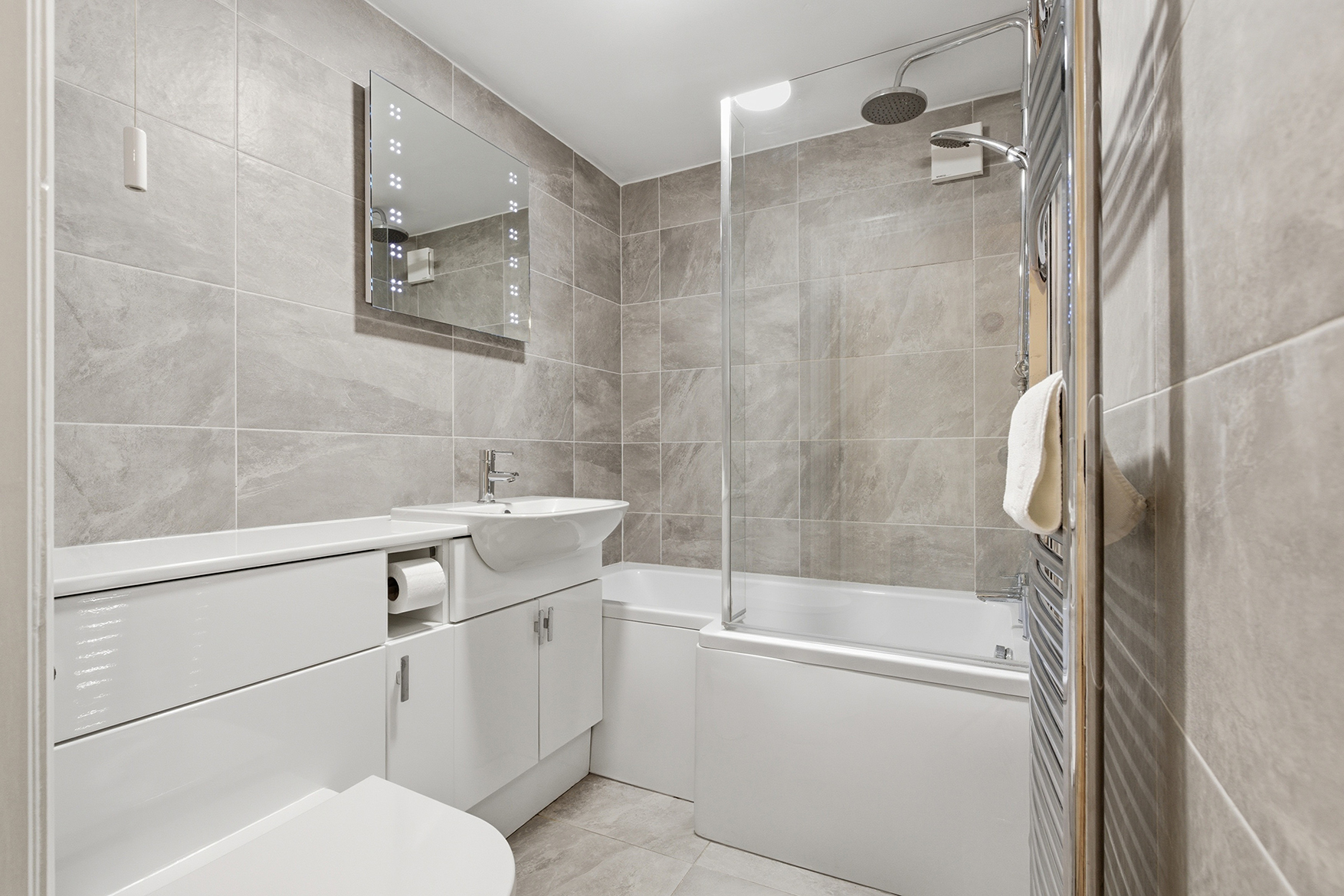 View Central York Apartment with Free Parking & WiFi - Pass the Keys in Flat 2, The Old Fruit Warehouse, Penleys Grove St, YO31 7PN Central York Apartment with Free Parking & WiFi - Pass the Keys in Flat 2, The Old Fruit Warehouse, Penleys Grove St, YO31 7PN - Property image 18 - VivreStays