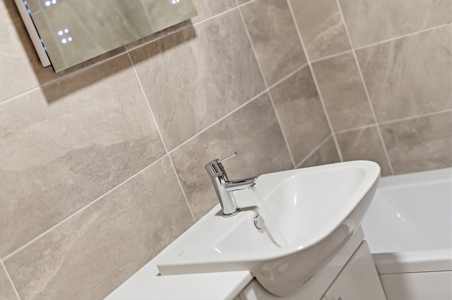 View Central York Apartment with Free Parking & WiFi - Pass the Keys in Flat 2, The Old Fruit Warehouse, Penleys Grove St, YO31 7PN Central York Apartment with Free Parking & WiFi - Pass the Keys in Flat 2, The Old Fruit Warehouse, Penleys Grove St, YO31 7PN - Property image 19 - VivreStays