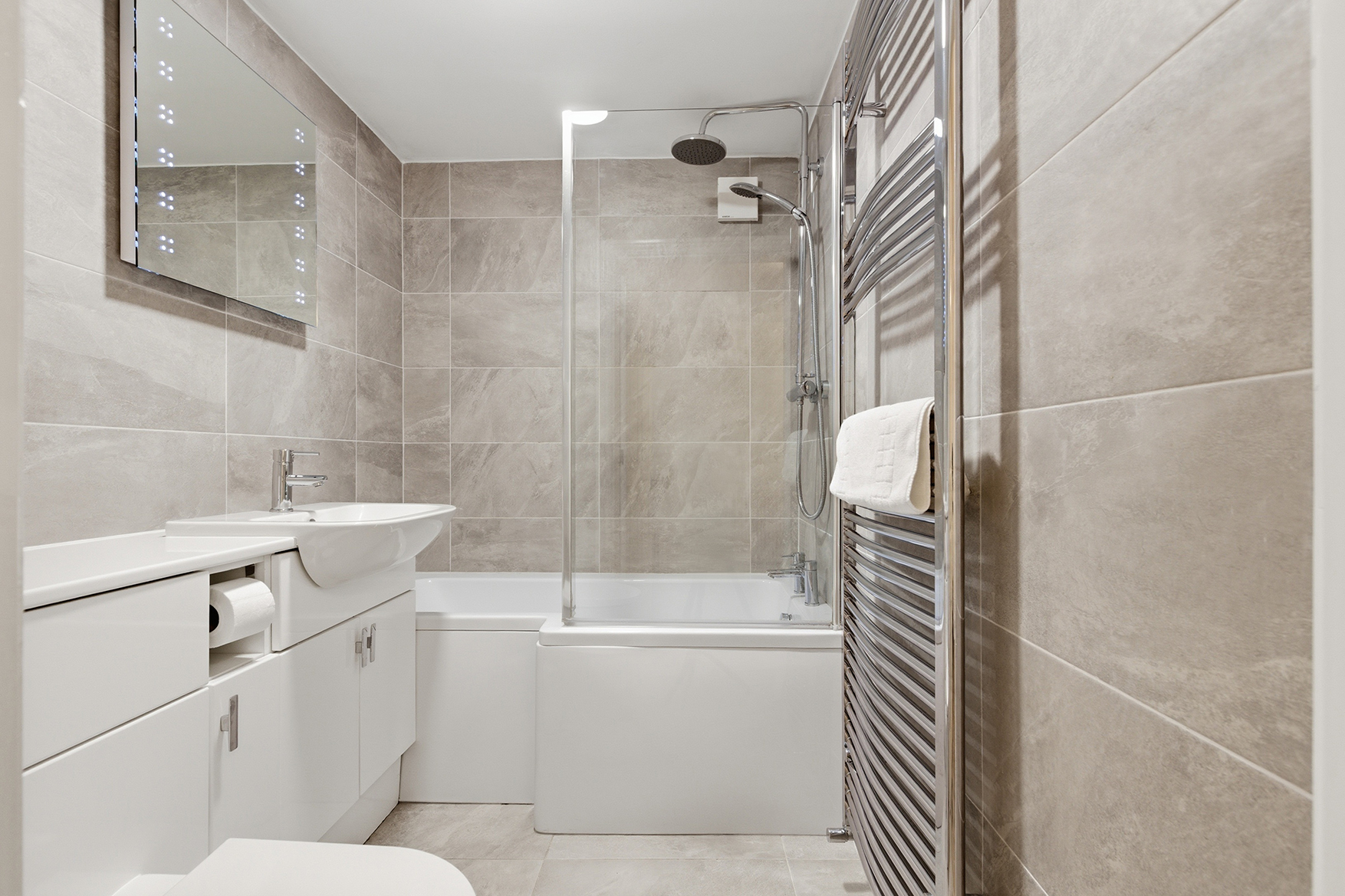 View Central York Apartment with Free Parking & WiFi - Pass the Keys in Flat 2, The Old Fruit Warehouse, Penleys Grove St, YO31 7PN Central York Apartment with Free Parking & WiFi - Pass the Keys in Flat 2, The Old Fruit Warehouse, Penleys Grove St, YO31 7PN - Property image 20 - VivreStays
