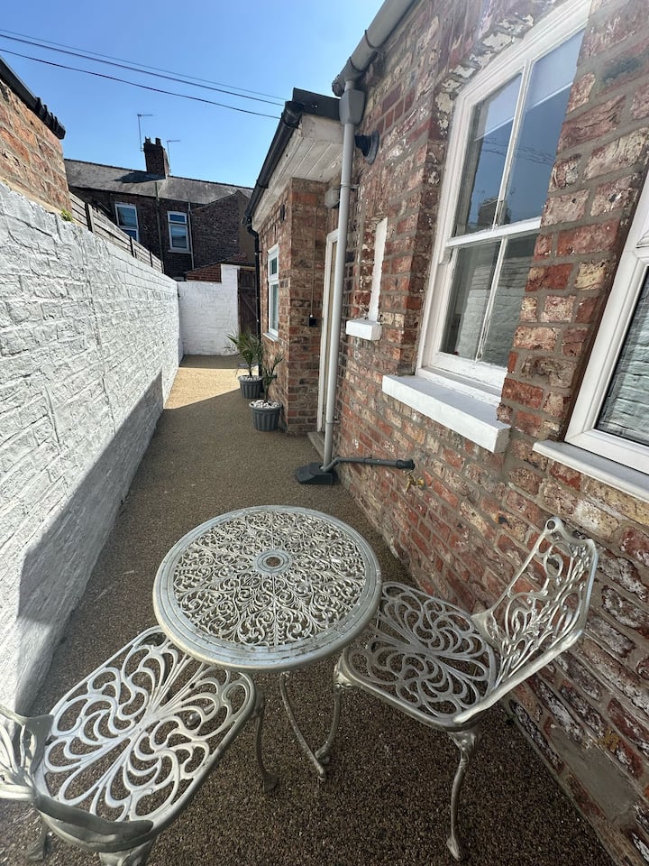 Ravens Nest · Victorian Terrace Close to York Cntr, free parking - Pass the Keys in 36 Pembroke Street YO30 7BB - Property image 28 - VivreStays
