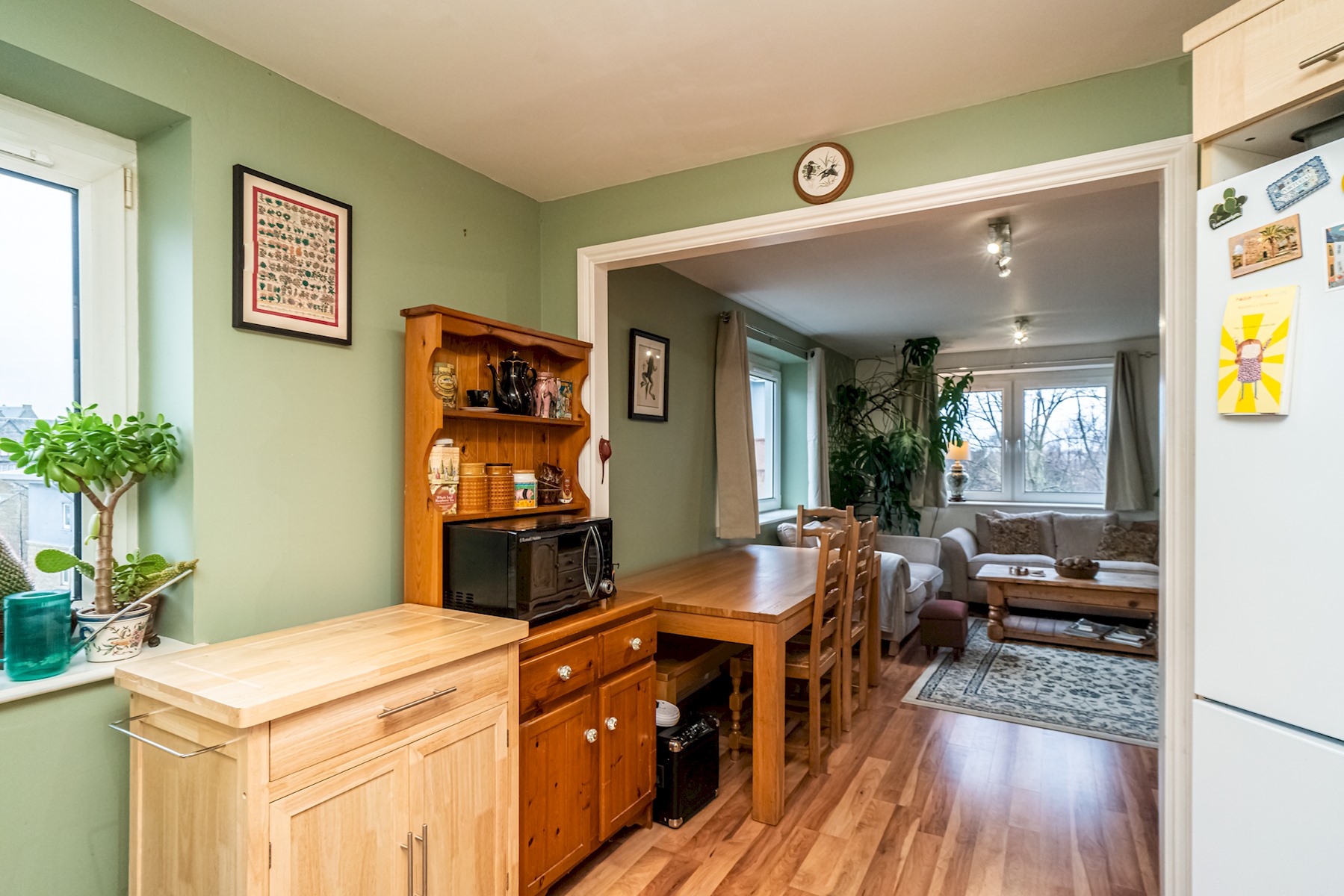 View Charming 2BR w/ Balcony & Free Parking - Pass the Keys in 12/44 Pilrig Heights EH6 5BB Charming 2BR w/ Balcony & Free Parking - Pass the Keys in 12/44 Pilrig Heights EH6 5BB - Property image 12 - VivreStays