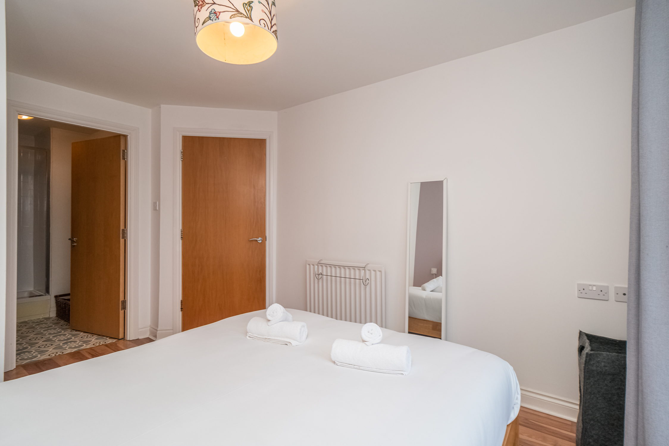 View Charming 2BR w/ Balcony & Free Parking - Pass the Keys in 12/44 Pilrig Heights EH6 5BB Charming 2BR w/ Balcony & Free Parking - Pass the Keys in 12/44 Pilrig Heights EH6 5BB - Property image 15 - VivreStays