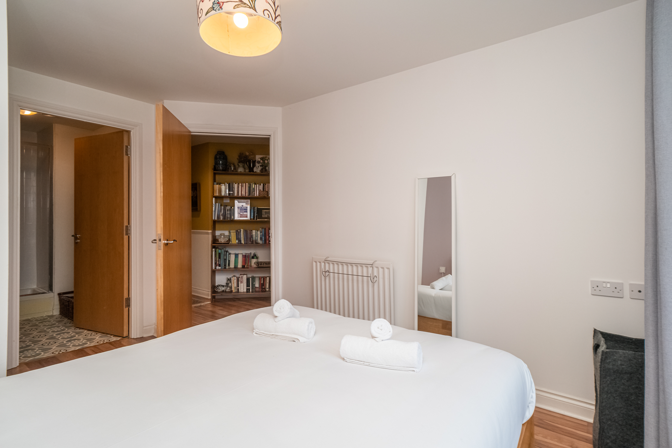 View Charming 2BR w/ Balcony & Free Parking - Pass the Keys in 12/44 Pilrig Heights EH6 5BB Charming 2BR w/ Balcony & Free Parking - Pass the Keys in 12/44 Pilrig Heights EH6 5BB - Property image 31 - VivreStays