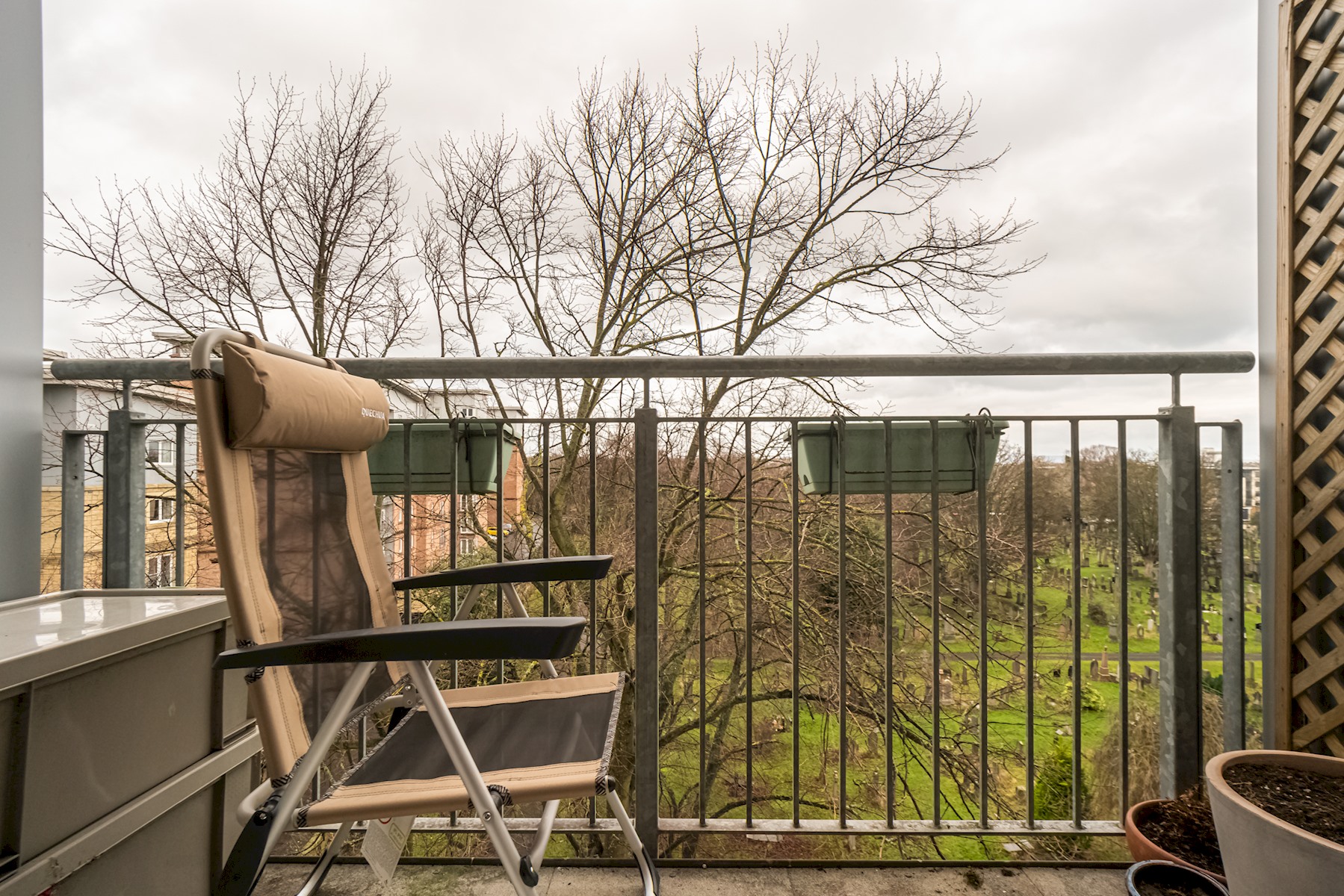View Charming 2BR w/ Balcony & Free Parking - Pass the Keys in 12/44 Pilrig Heights EH6 5BB Charming 2BR w/ Balcony & Free Parking - Pass the Keys in 12/44 Pilrig Heights EH6 5BB - Property image 24 - VivreStays