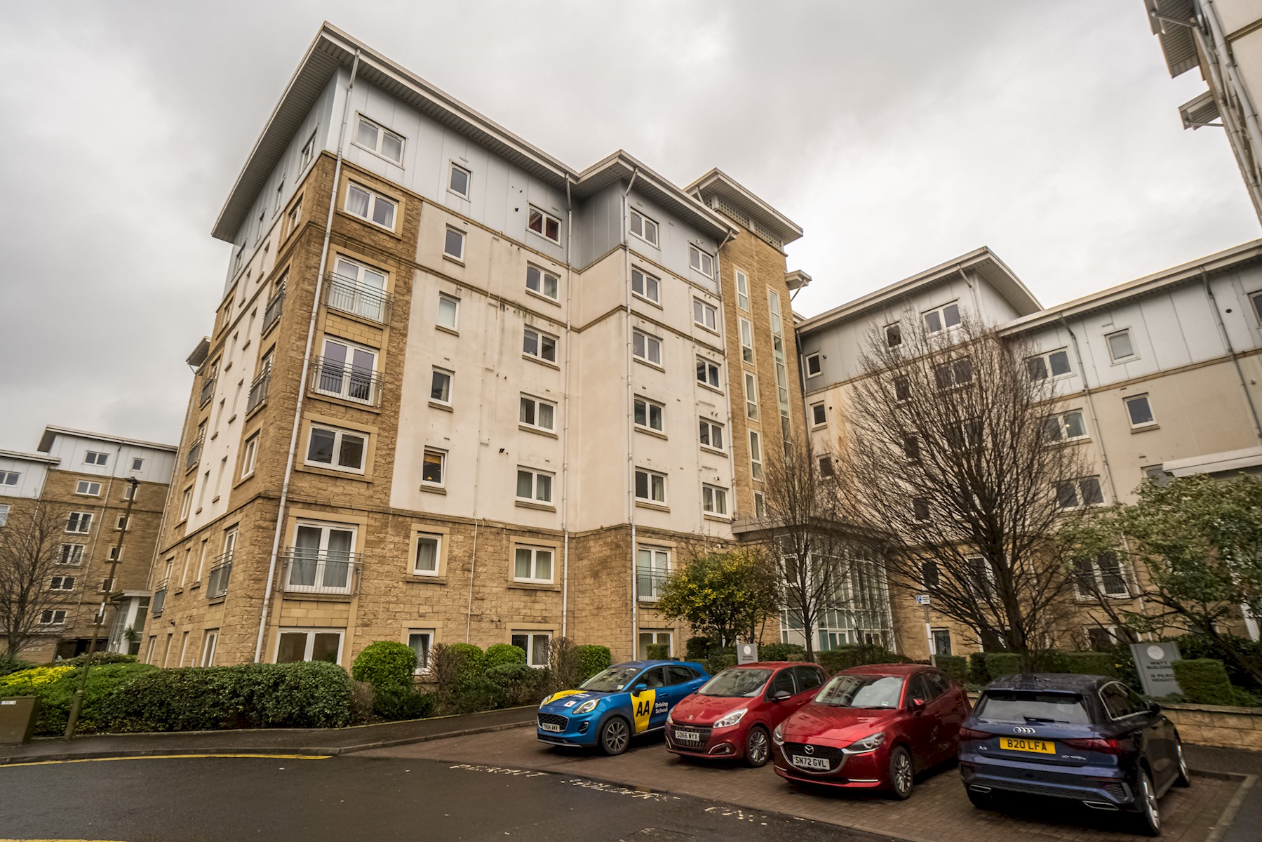 View Charming 2BR w/ Balcony & Free Parking - Pass the Keys in 12/44 Pilrig Heights EH6 5BB Charming 2BR w/ Balcony & Free Parking - Pass the Keys in 12/44 Pilrig Heights EH6 5BB - Property image 23 - VivreStays