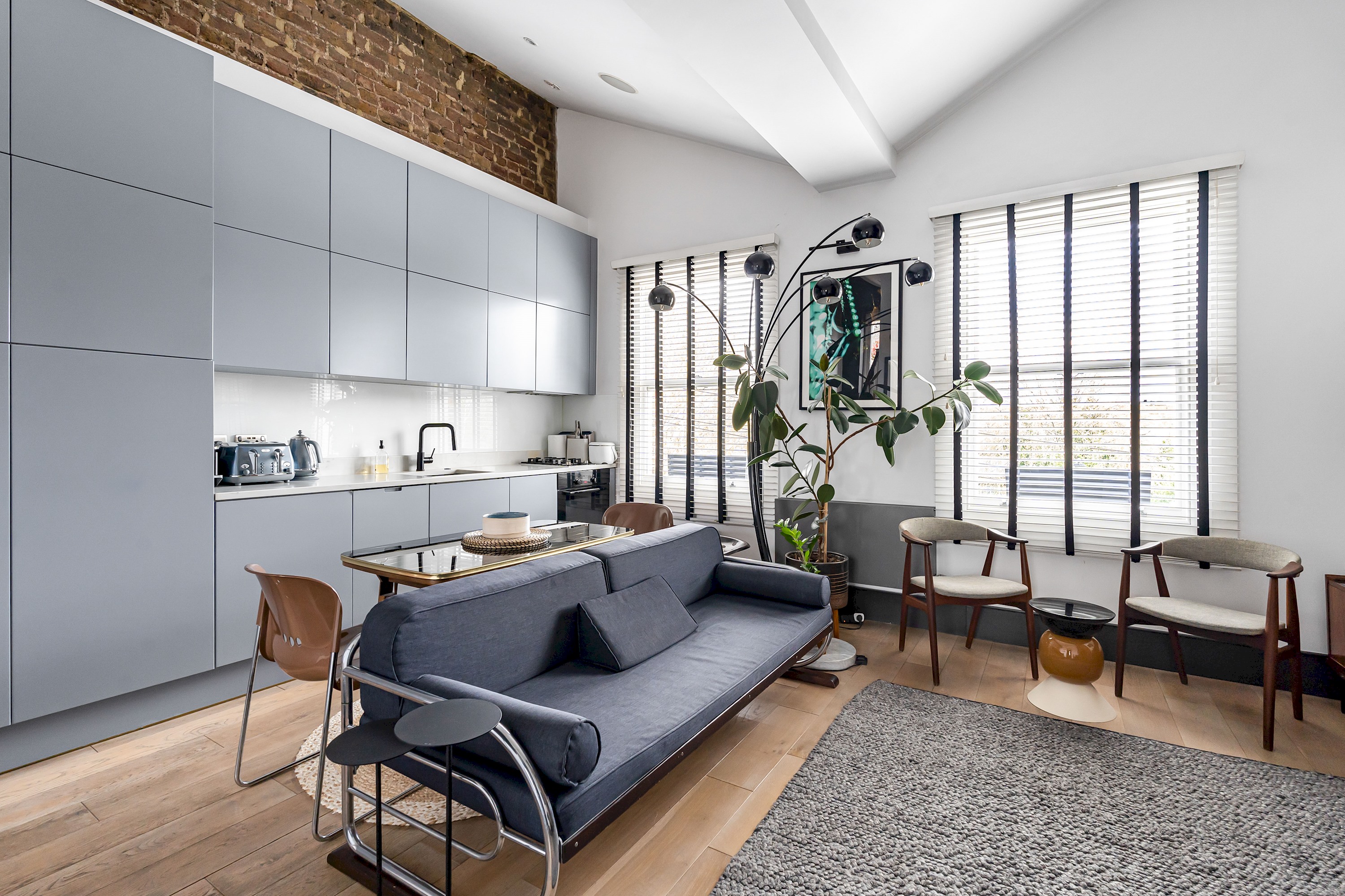 Stylish and modern terrace flat in Queen’s Park - Pass the Keys in 118B Ashmore Road, W9 3DQ - Property image 4 - VivreStays