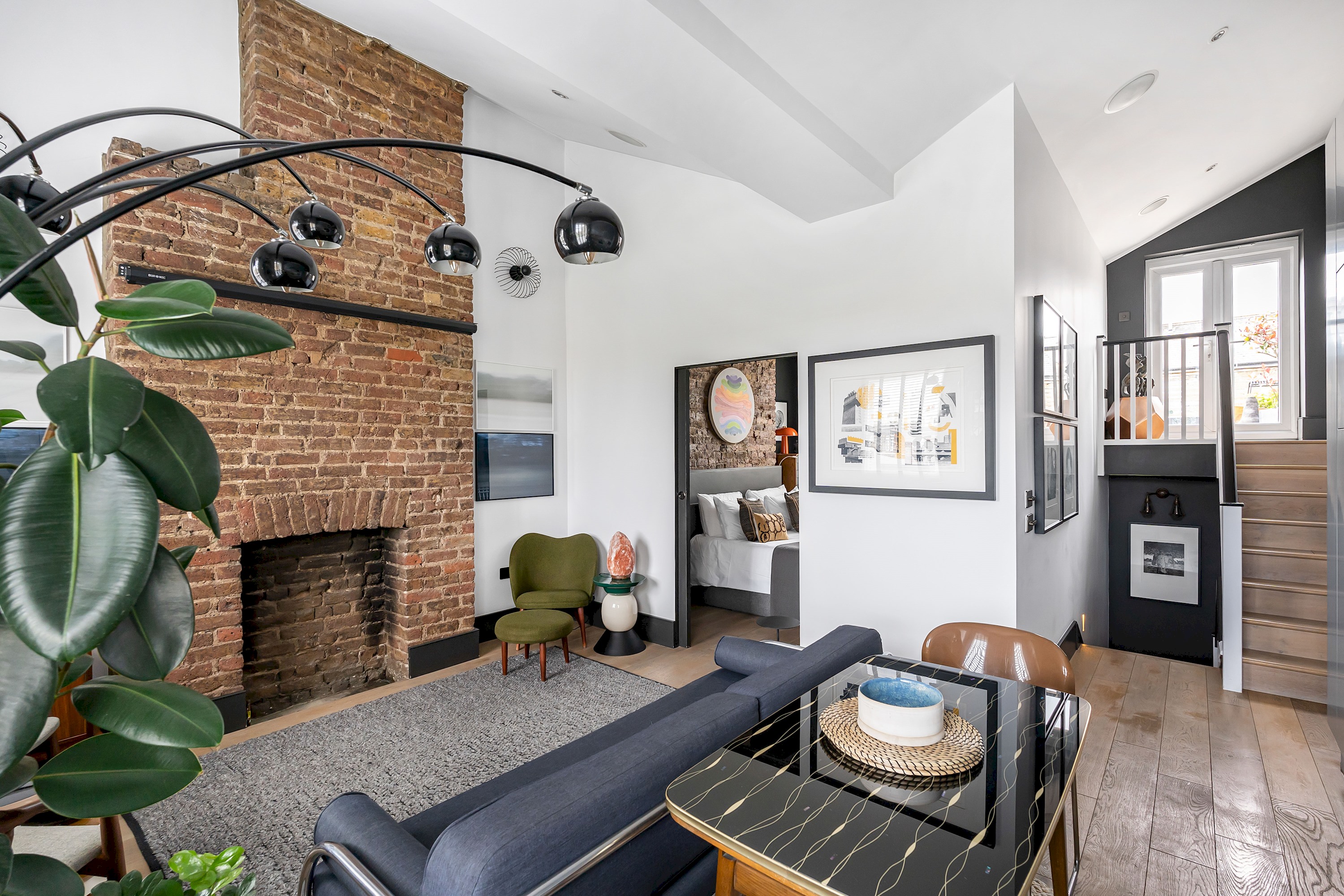Stylish and modern terrace flat in Queen’s Park - Pass the Keys in 118B Ashmore Road, W9 3DQ - Property image 2 - VivreStays