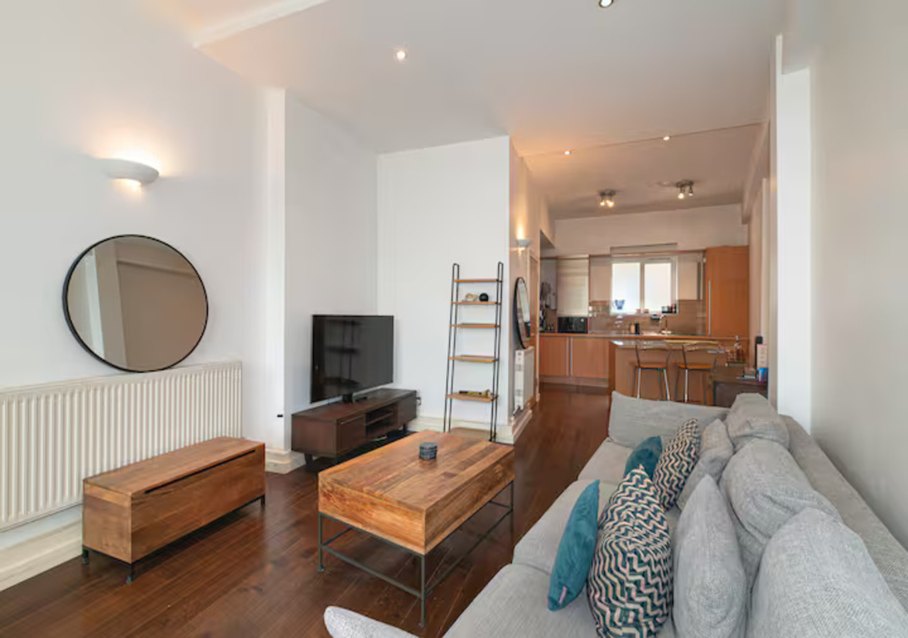 Modern 1 Bedroom Flat in Central London - Pass the Keys in Flat 1, Balppa House SE1 6BD - Property image 2 - VivreStays