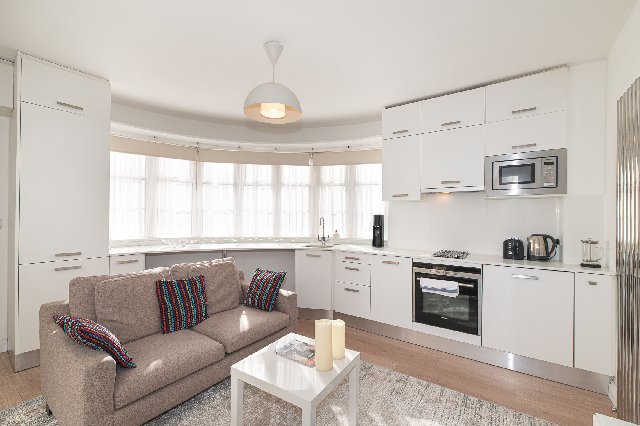 Modern Split-Level flat, South Kensington, London - Pass the Keys in 81 Princes Gate Mews SW7 2PD - Property image 3 - VivreStays