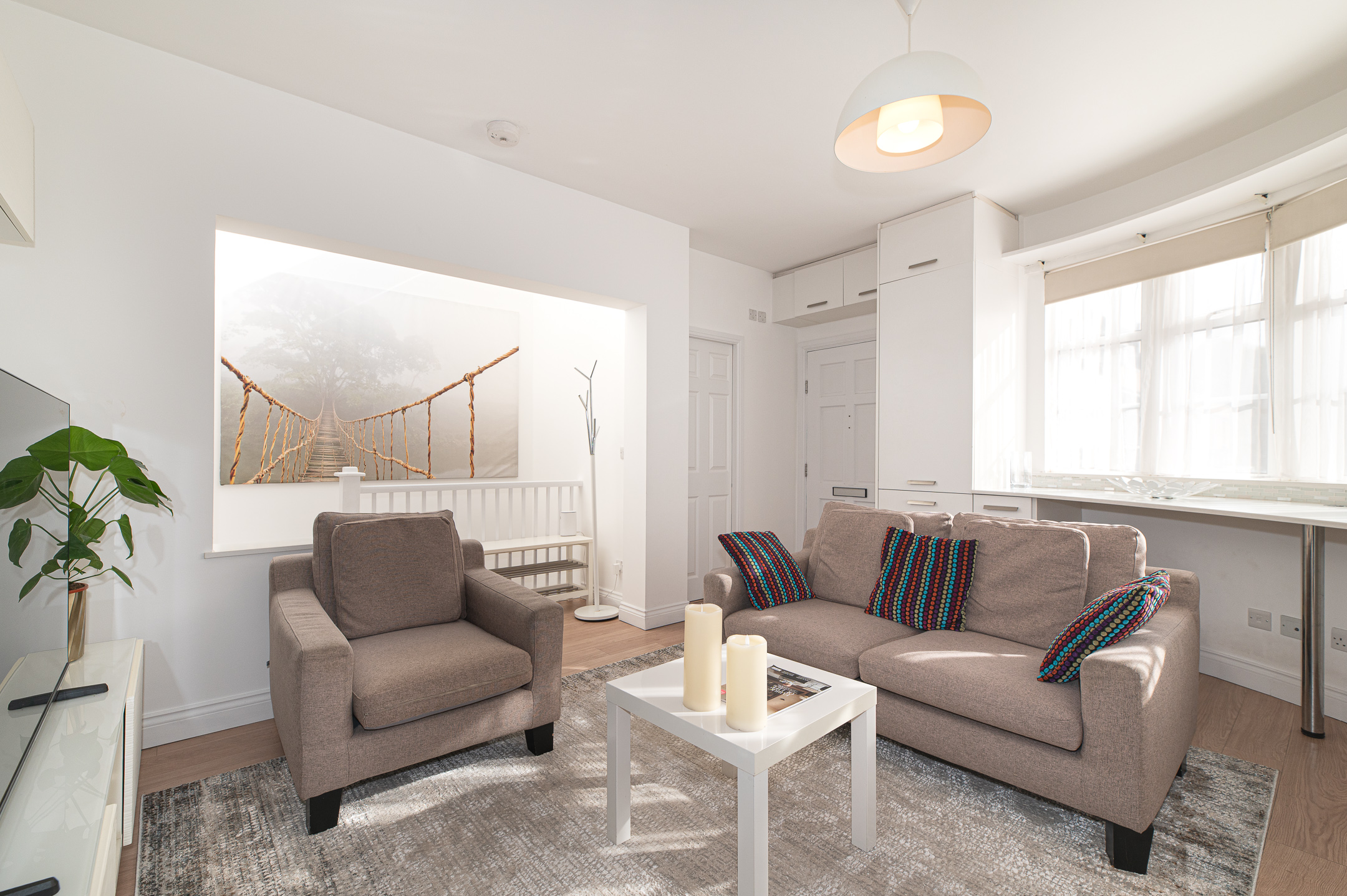 Modern Split-Level flat, South Kensington, London - Pass the Keys in 81 Princes Gate Mews SW7 2PD - Property image 2 - VivreStays