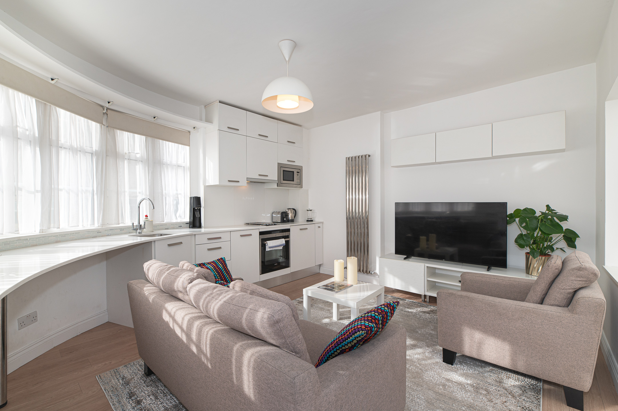 Modern Split-Level flat, South Kensington, London - Pass the Keys in 81 Princes Gate Mews SW7 2PD - Property image 6 - VivreStays