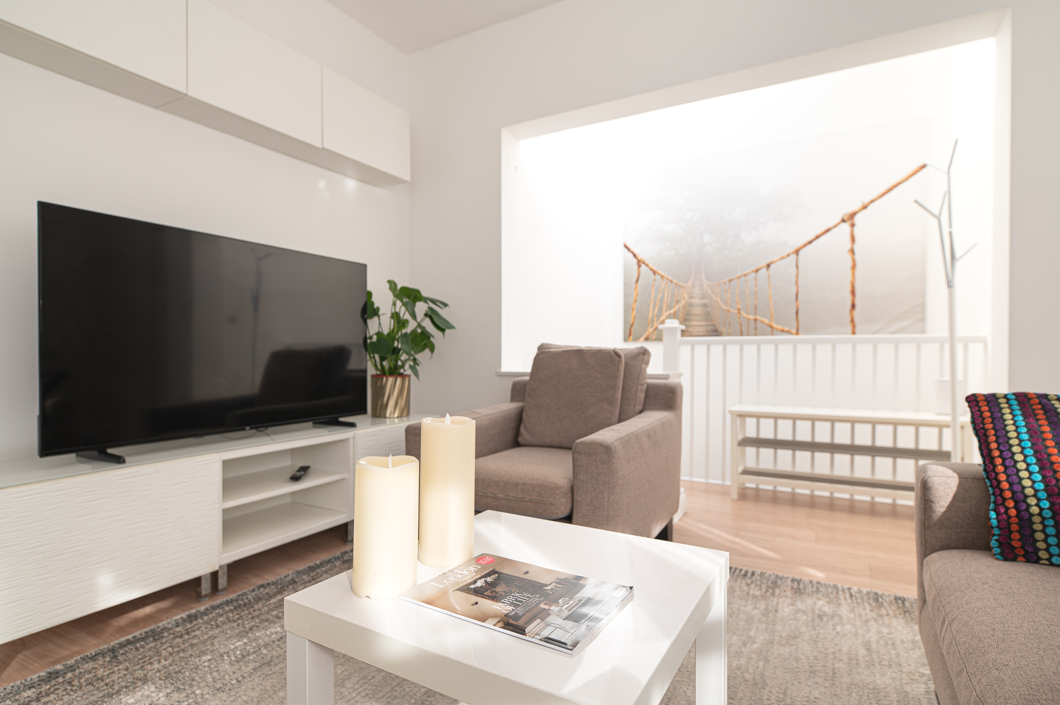 Modern Split-Level flat, South Kensington, London - Pass the Keys in 81 Princes Gate Mews SW7 2PD - Property image 11 - VivreStays