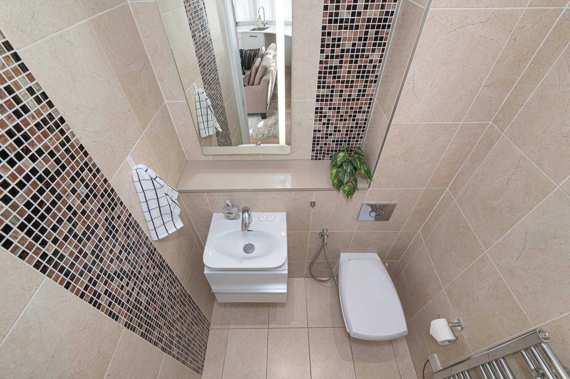 Modern Split-Level flat, South Kensington, London - Pass the Keys in 81 Princes Gate Mews SW7 2PD - Property image 16 - VivreStays