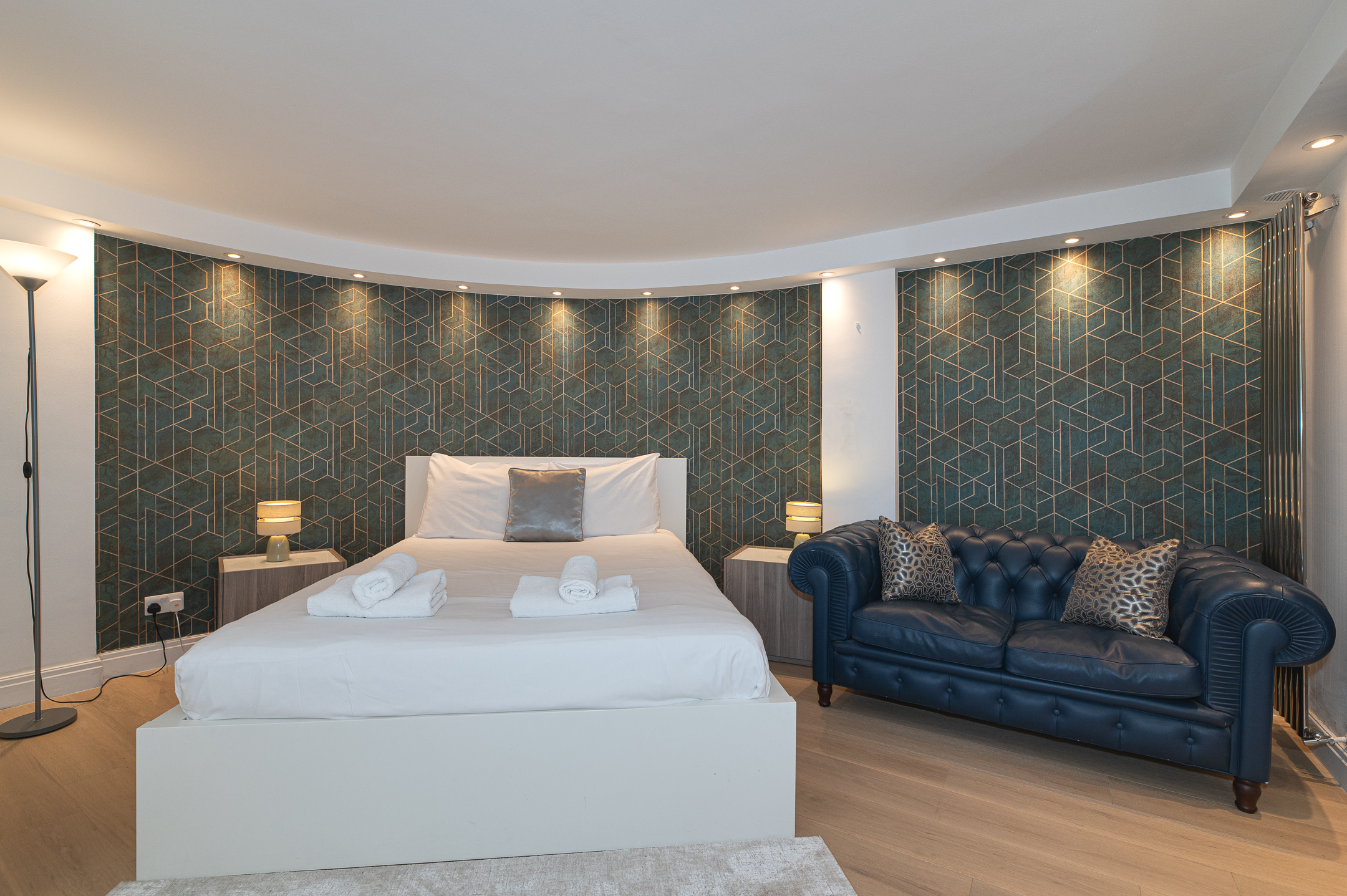 Modern Split-Level flat, South Kensington, London - Pass the Keys in 81 Princes Gate Mews SW7 2PD - Property image 18 - VivreStays