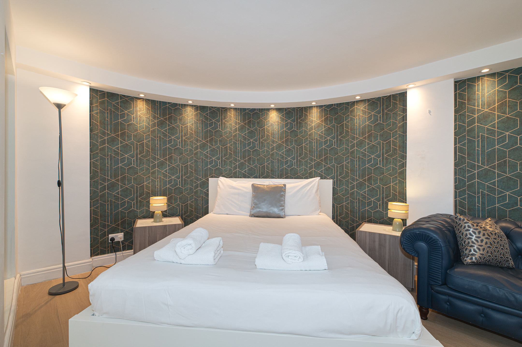 Modern Split-Level flat, South Kensington, London - Pass the Keys in 81 Princes Gate Mews SW7 2PD - Property image 21 - VivreStays