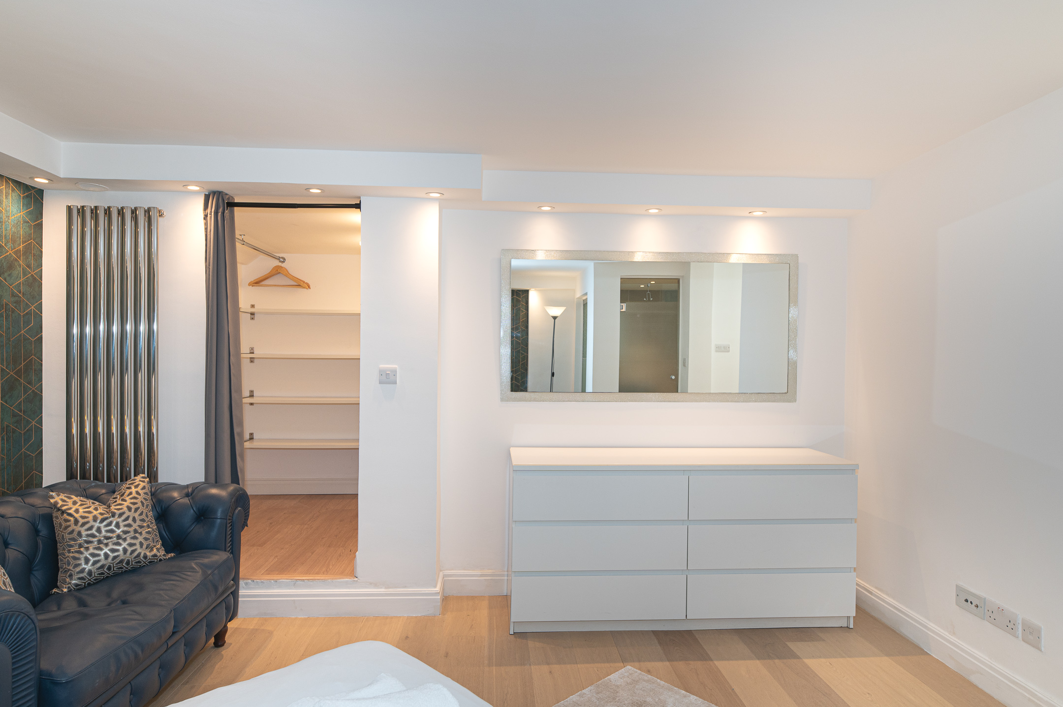 Modern Split-Level flat, South Kensington, London - Pass the Keys in 81 Princes Gate Mews SW7 2PD - Property image 27 - VivreStays