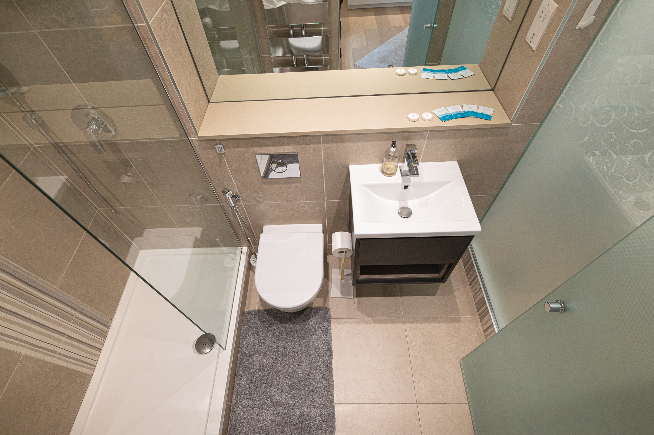 Modern Split-Level flat, South Kensington, London - Pass the Keys in 81 Princes Gate Mews SW7 2PD - Property image 30 - VivreStays