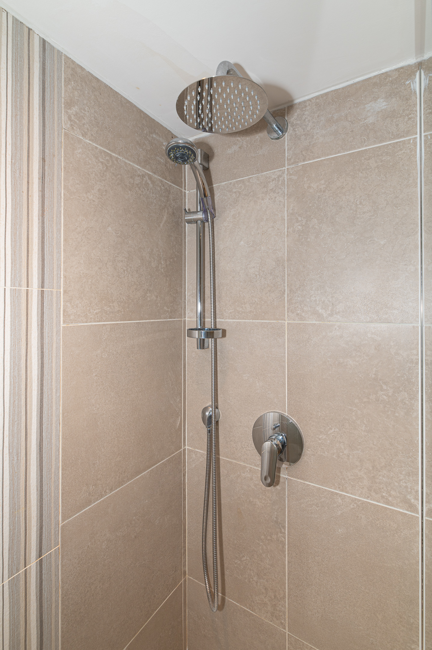 Modern Split-Level flat, South Kensington, London - Pass the Keys in 81 Princes Gate Mews SW7 2PD - Property image 31 - VivreStays