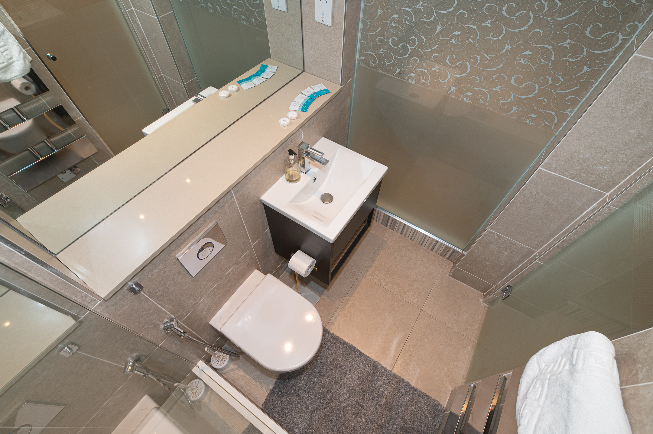 Modern Split-Level flat, South Kensington, London - Pass the Keys in 81 Princes Gate Mews SW7 2PD - Property image 32 - VivreStays