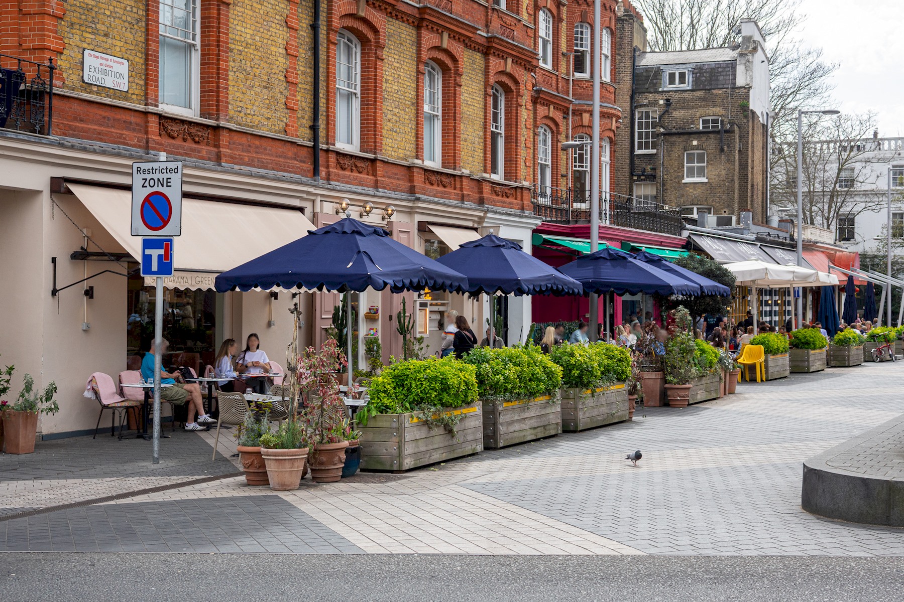 Modern Split-Level flat, South Kensington, London - Pass the Keys in 81 Princes Gate Mews SW7 2PD - Property image 45 - VivreStays