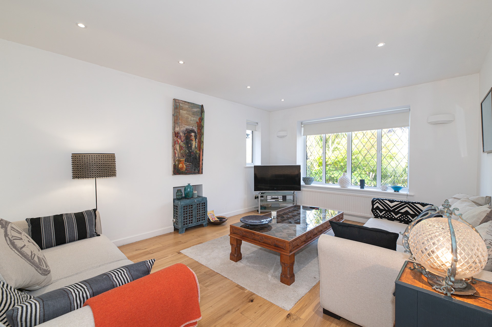 Stunning South London Home with Rare Garden Oasis - Pass the Keys in 5 Dulwich Wood Avenue, SE19 1HB - Property image 8 - VivreStays
