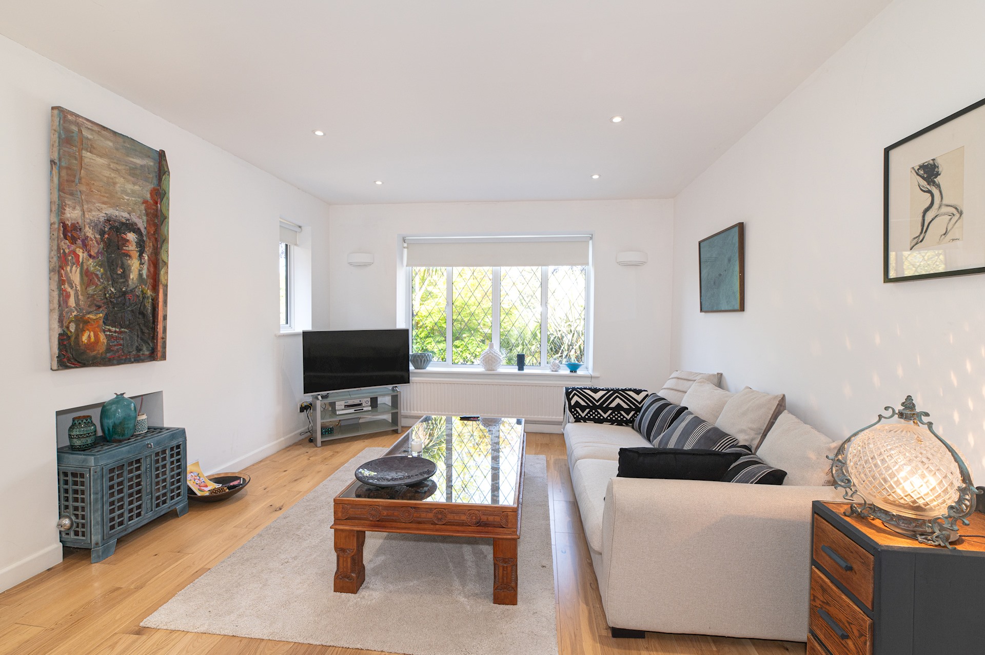 Stunning South London Home with Rare Garden Oasis - Pass the Keys in 5 Dulwich Wood Avenue, SE19 1HB - Property image 9 - VivreStays