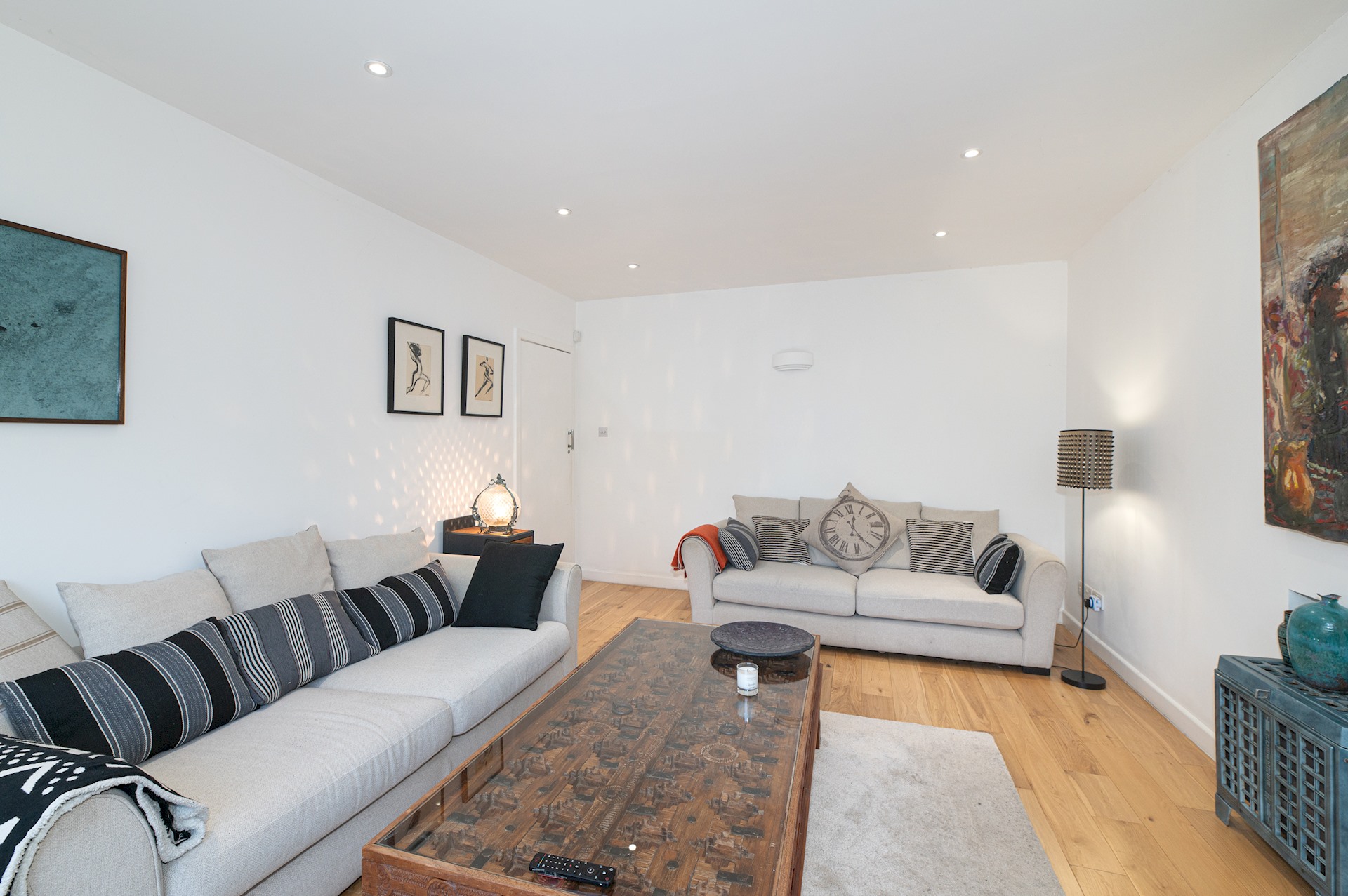 Stunning South London Home with Rare Garden Oasis - Pass the Keys in 5 Dulwich Wood Avenue, SE19 1HB - Property image 11 - VivreStays