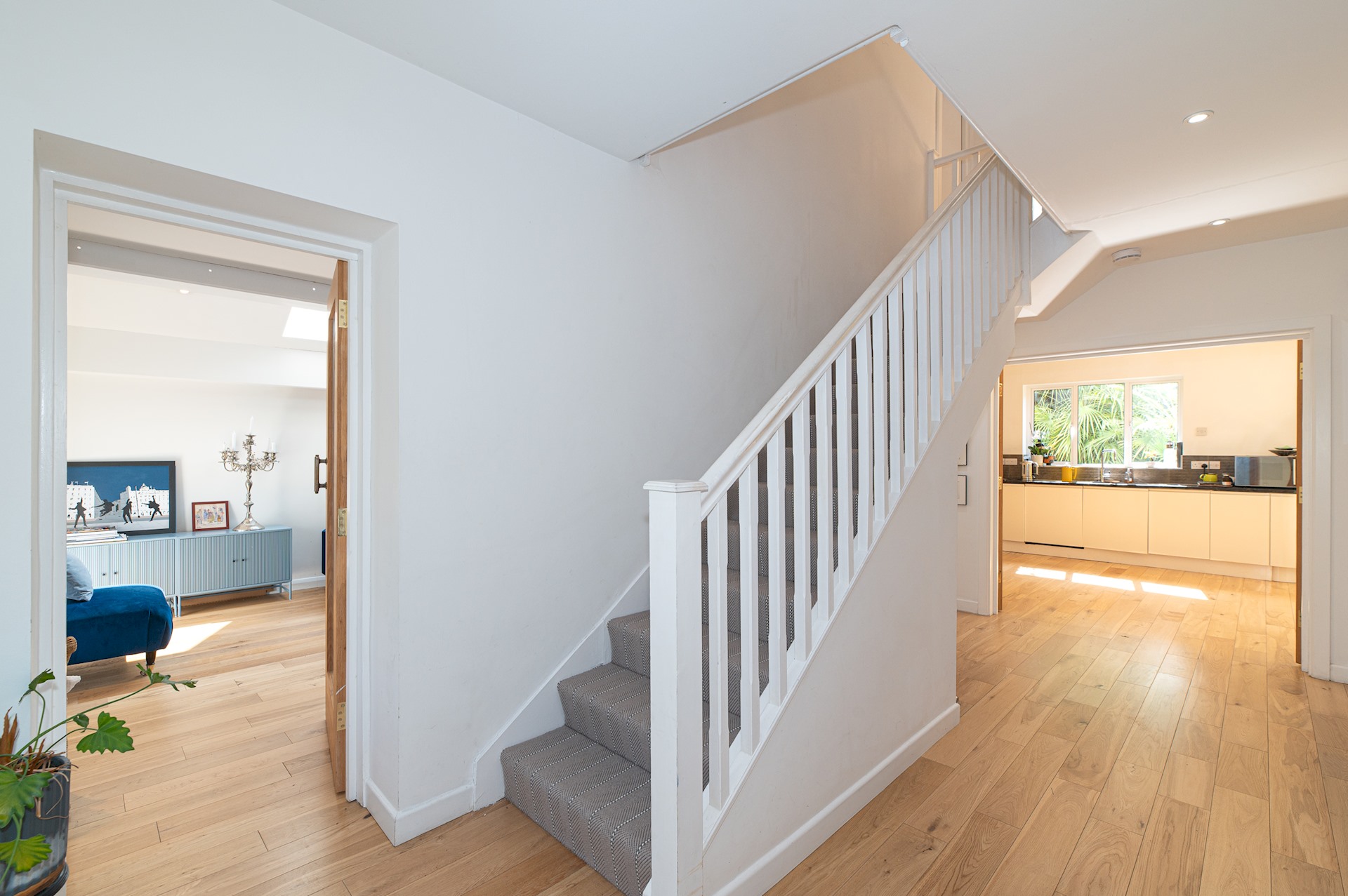 Stunning South London Home with Rare Garden Oasis - Pass the Keys in 5 Dulwich Wood Avenue, SE19 1HB - Property image 16 - VivreStays