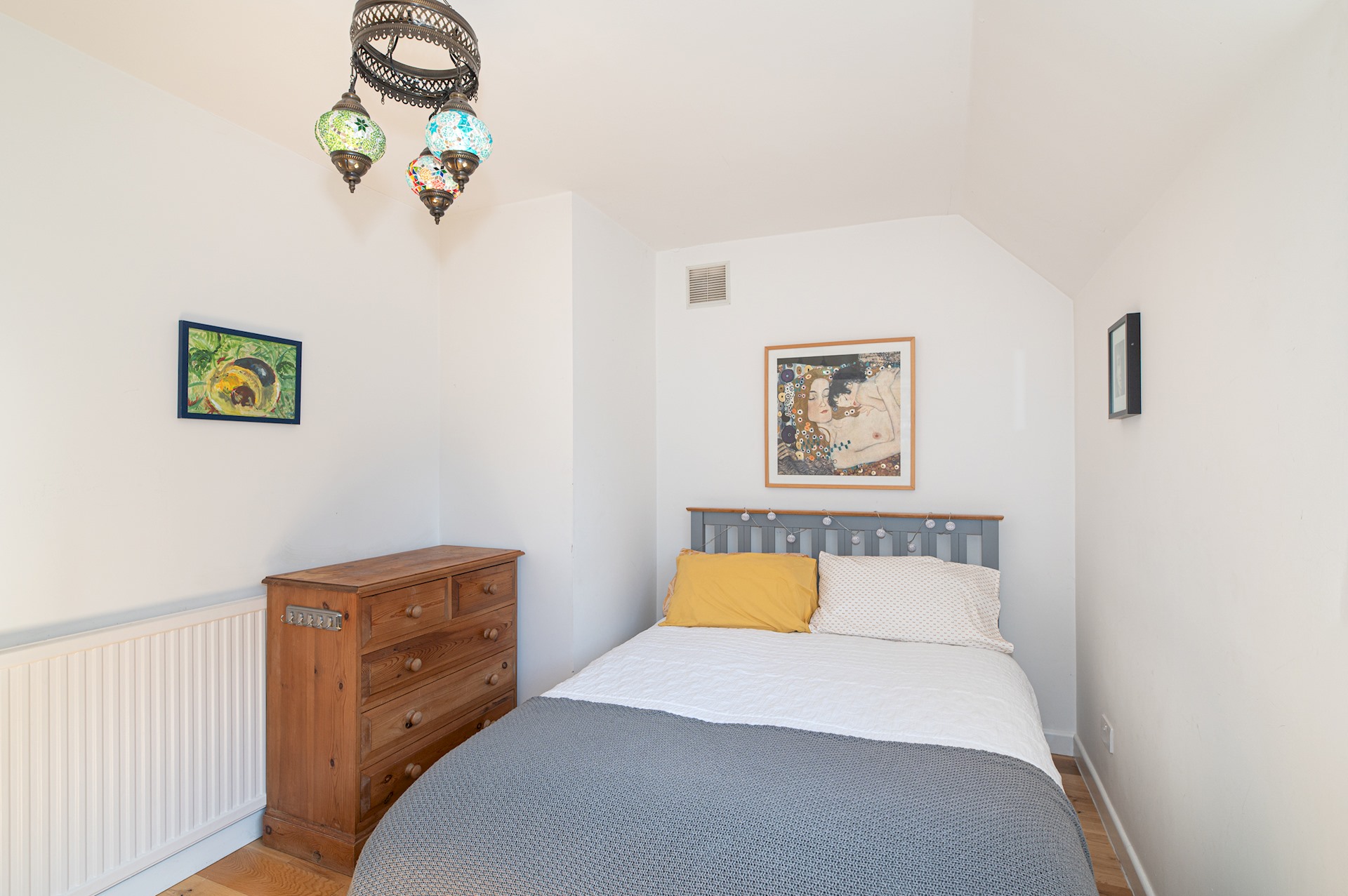 Stunning South London Home with Rare Garden Oasis - Pass the Keys in 5 Dulwich Wood Avenue, SE19 1HB - Property image 33 - VivreStays