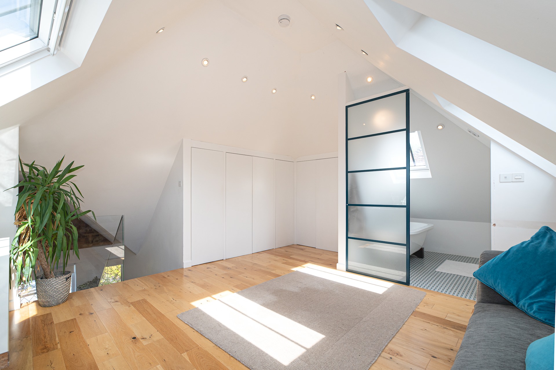Stunning South London Home with Rare Garden Oasis - Pass the Keys in 5 Dulwich Wood Avenue, SE19 1HB - Property image 45 - VivreStays