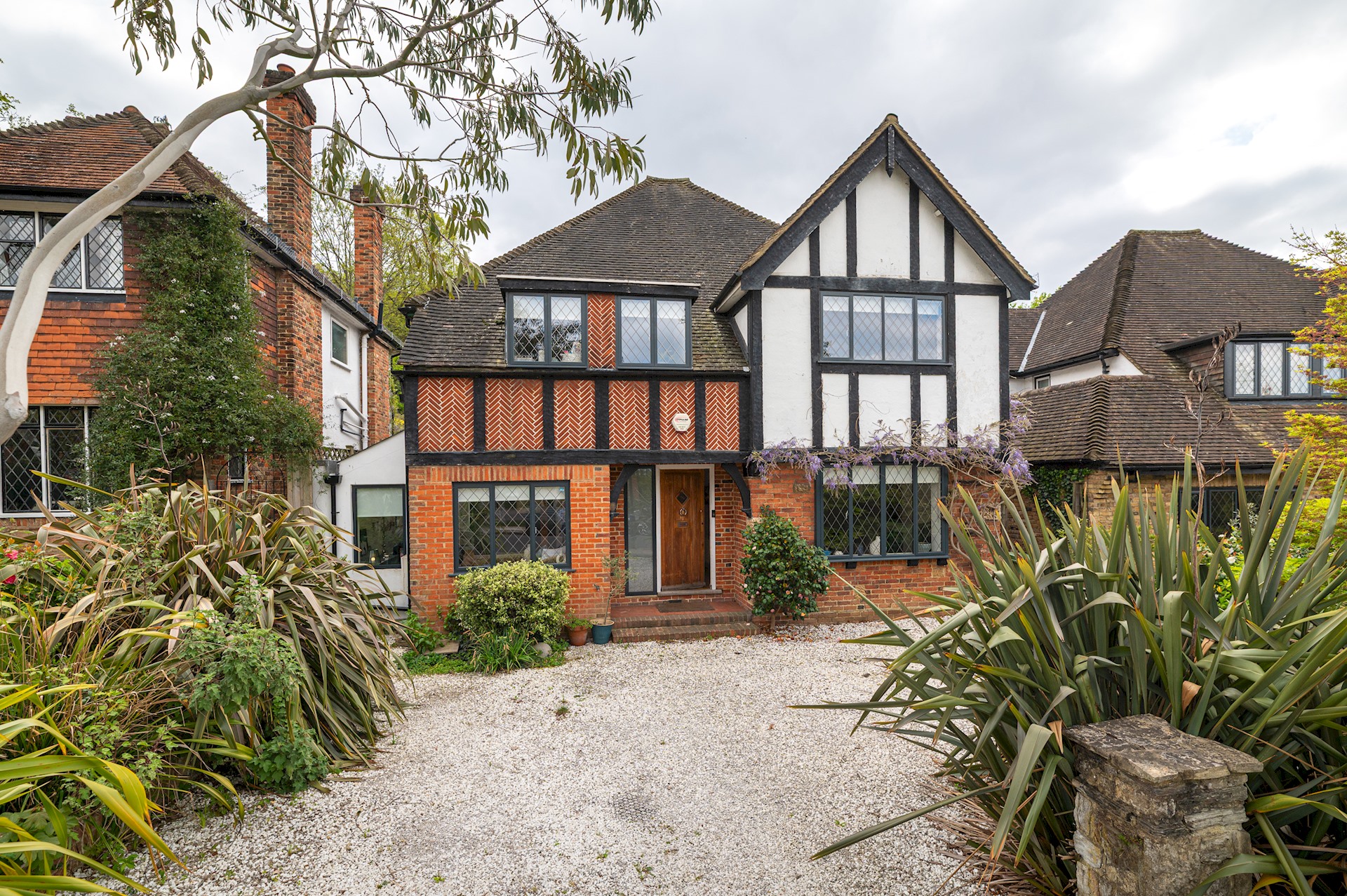 Stunning South London Home with Rare Garden Oasis - Pass the Keys in 5 Dulwich Wood Avenue, SE19 1HB - Property image 46 - VivreStays