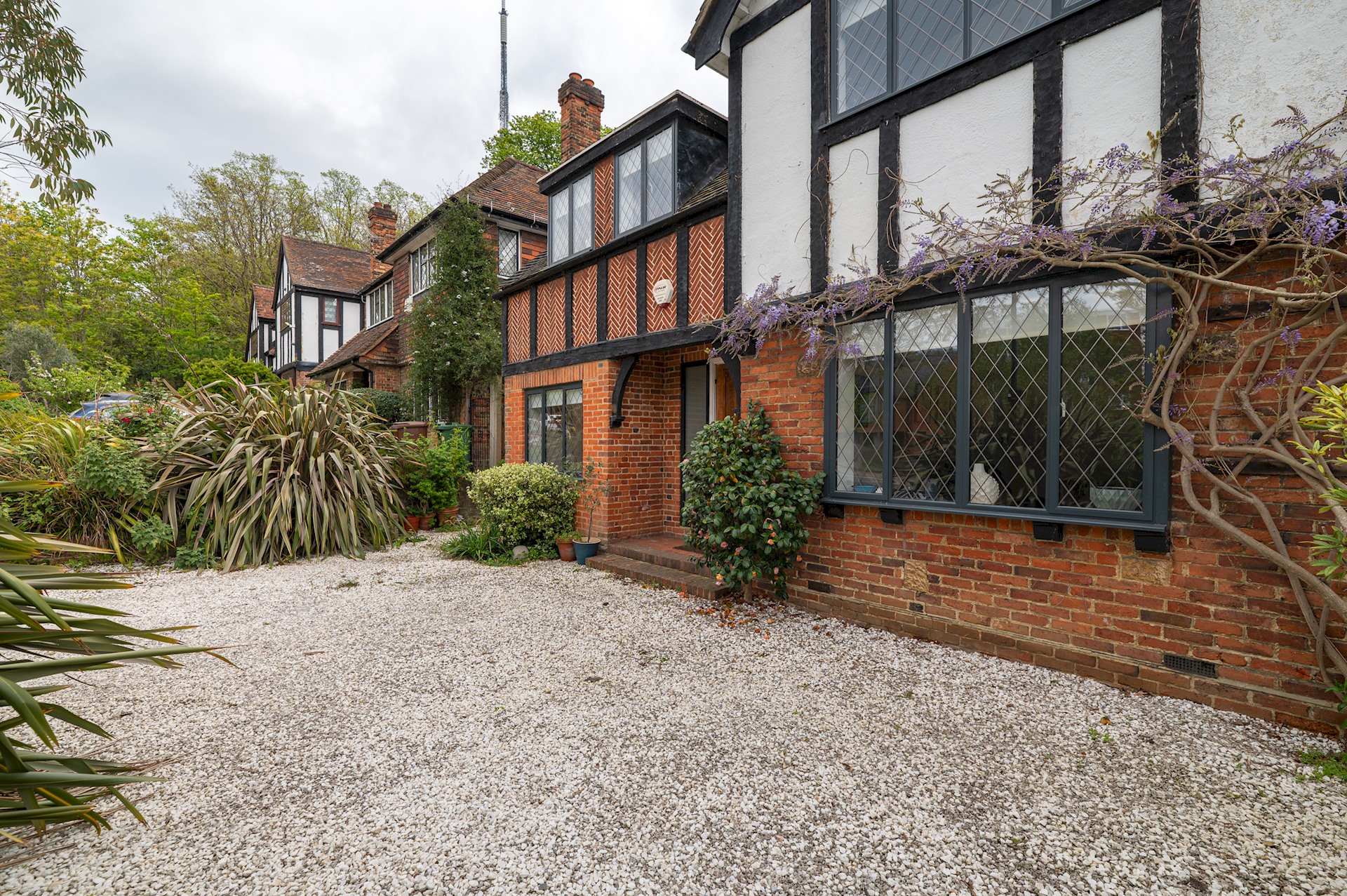 Stunning South London Home with Rare Garden Oasis - Pass the Keys in 5 Dulwich Wood Avenue, SE19 1HB - Property image 47 - VivreStays