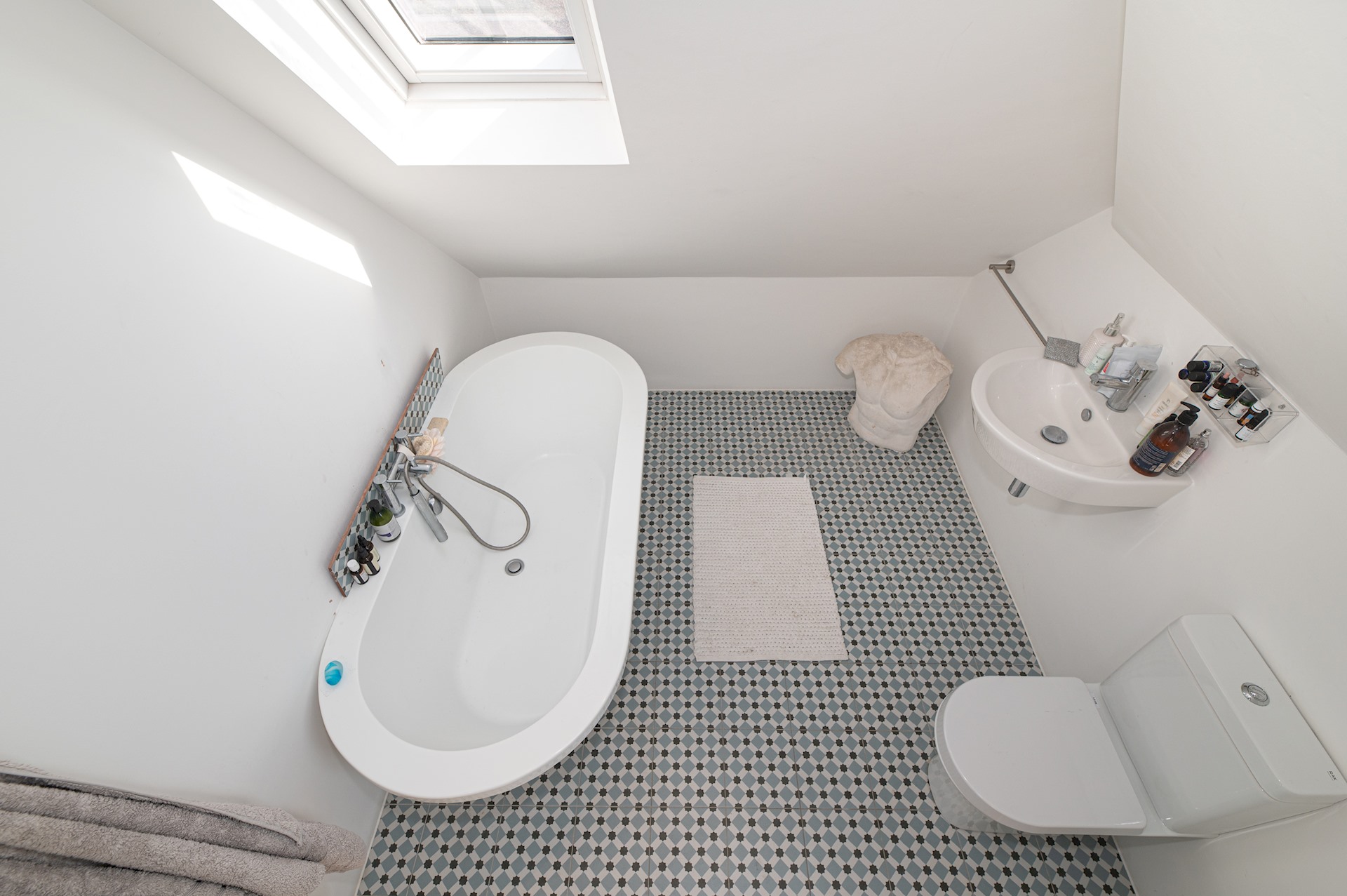 Stunning South London Home with Rare Garden Oasis - Pass the Keys in 5 Dulwich Wood Avenue, SE19 1HB - Property image 48 - VivreStays