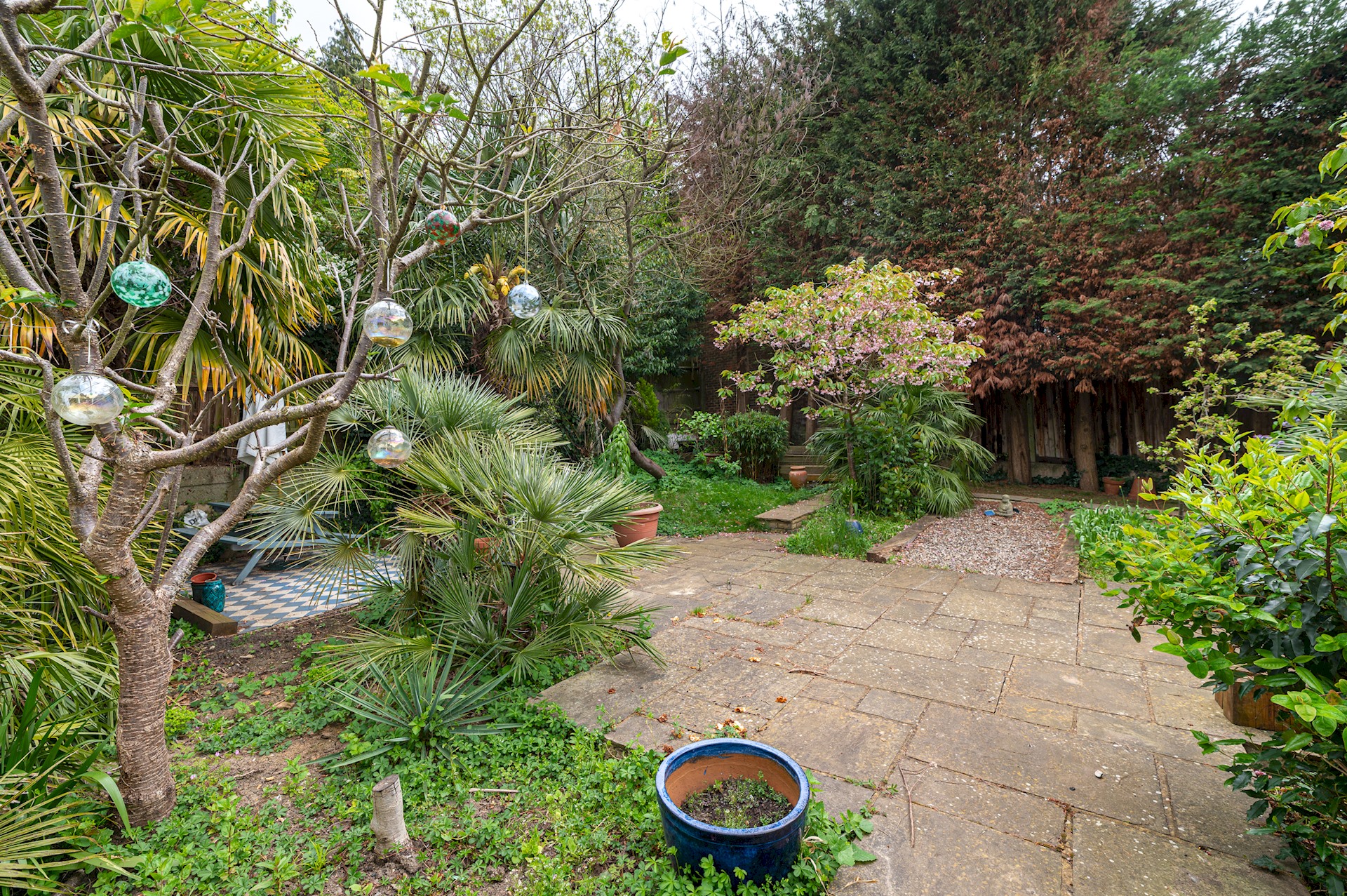 Stunning South London Home with Rare Garden Oasis - Pass the Keys in 5 Dulwich Wood Avenue, SE19 1HB - Property image 51 - VivreStays