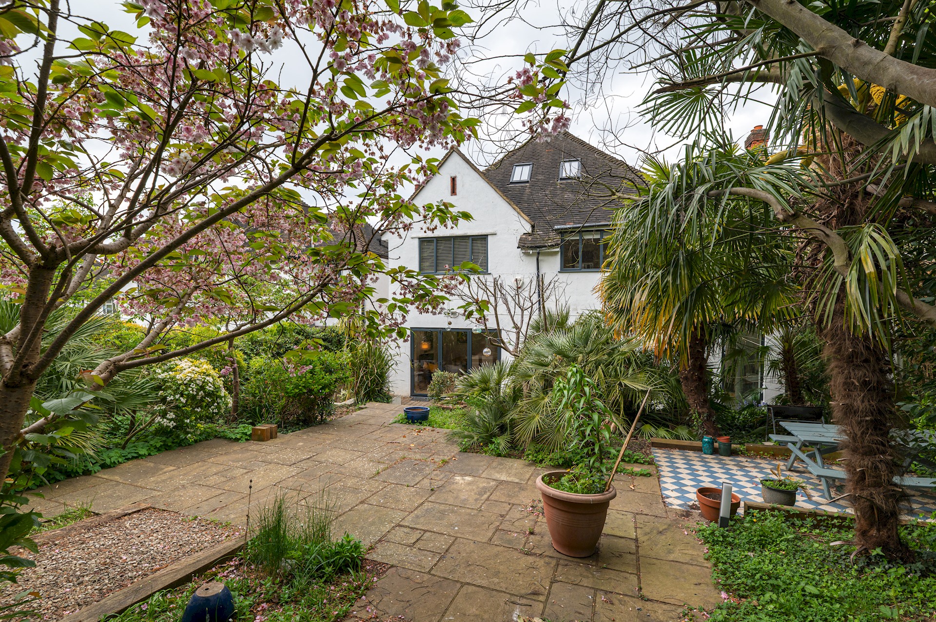 Stunning South London Home with Rare Garden Oasis - Pass the Keys in 5 Dulwich Wood Avenue, SE19 1HB - Property image 54 - VivreStays