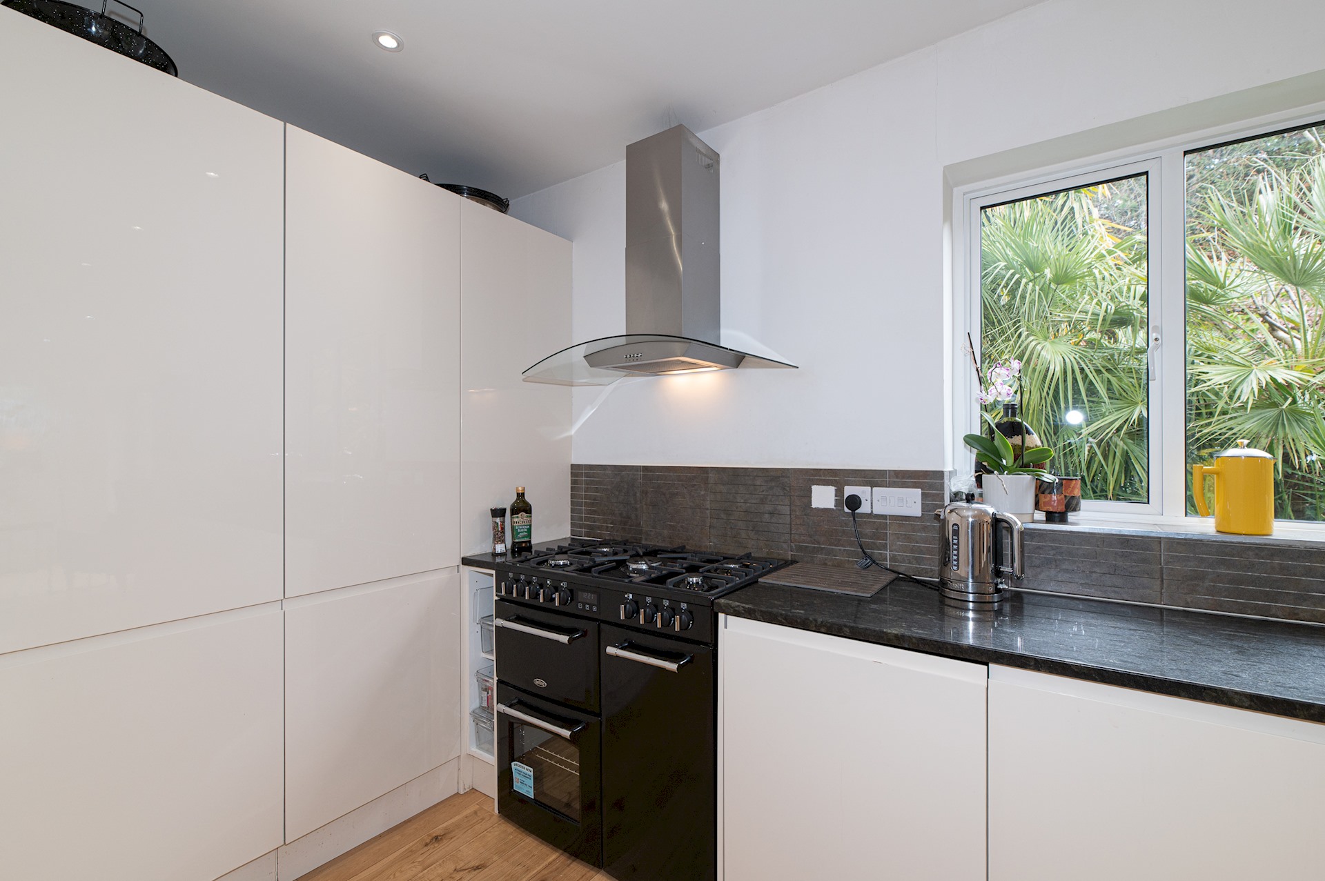 Stunning South London Home with Rare Garden Oasis - Pass the Keys in 5 Dulwich Wood Avenue, SE19 1HB - Property image 58 - VivreStays