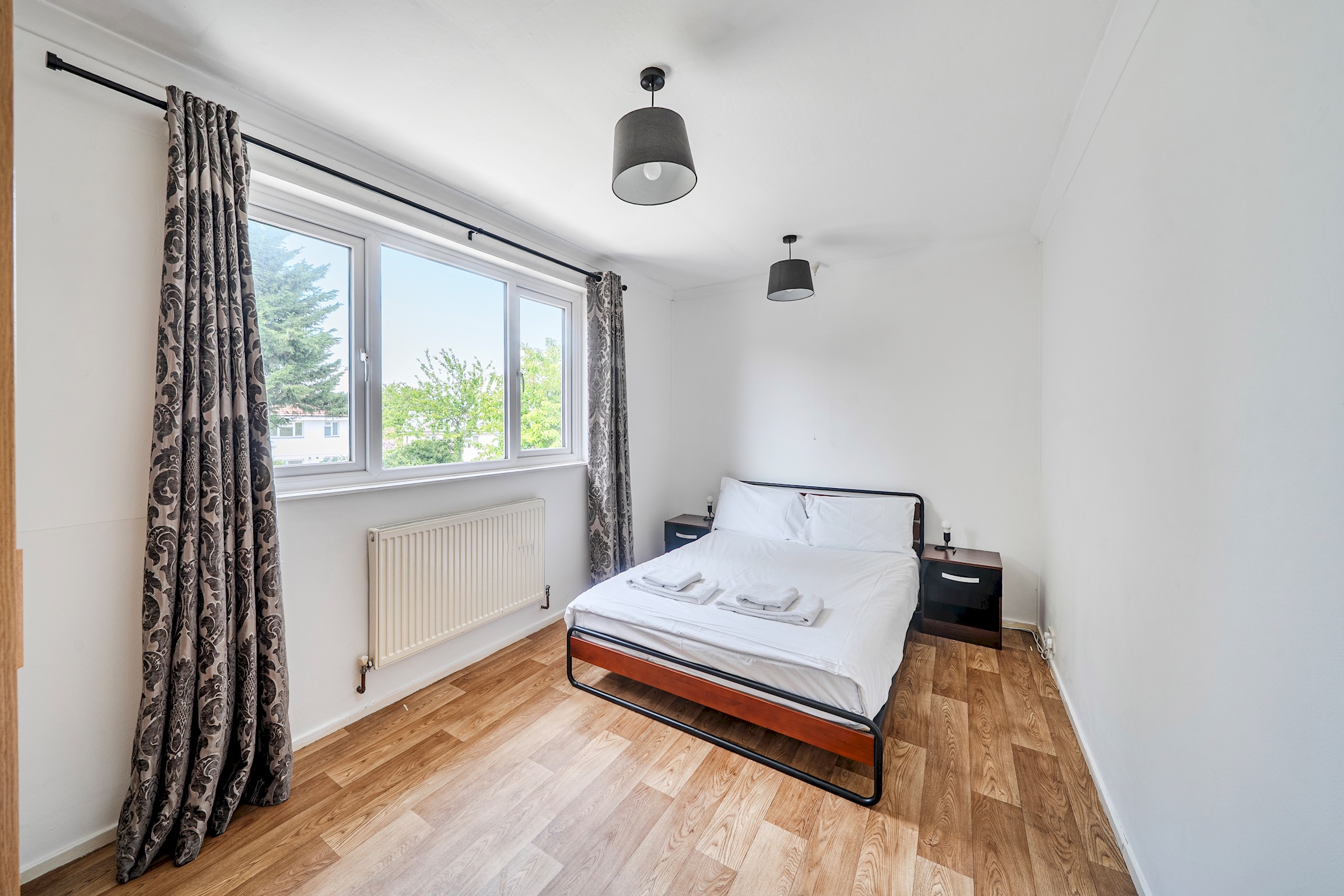 View Homely 5 Bed inc. 2 x Parking + Garden - Oxford - Pass the Keys in 11 Cranley Road, Headington OX3 8BP Homely 5 Bed inc. 2 x Parking + Garden - Oxford - Pass the Keys in 11 Cranley Road, Headington OX3 8BP - Property image 9 - VivreStays