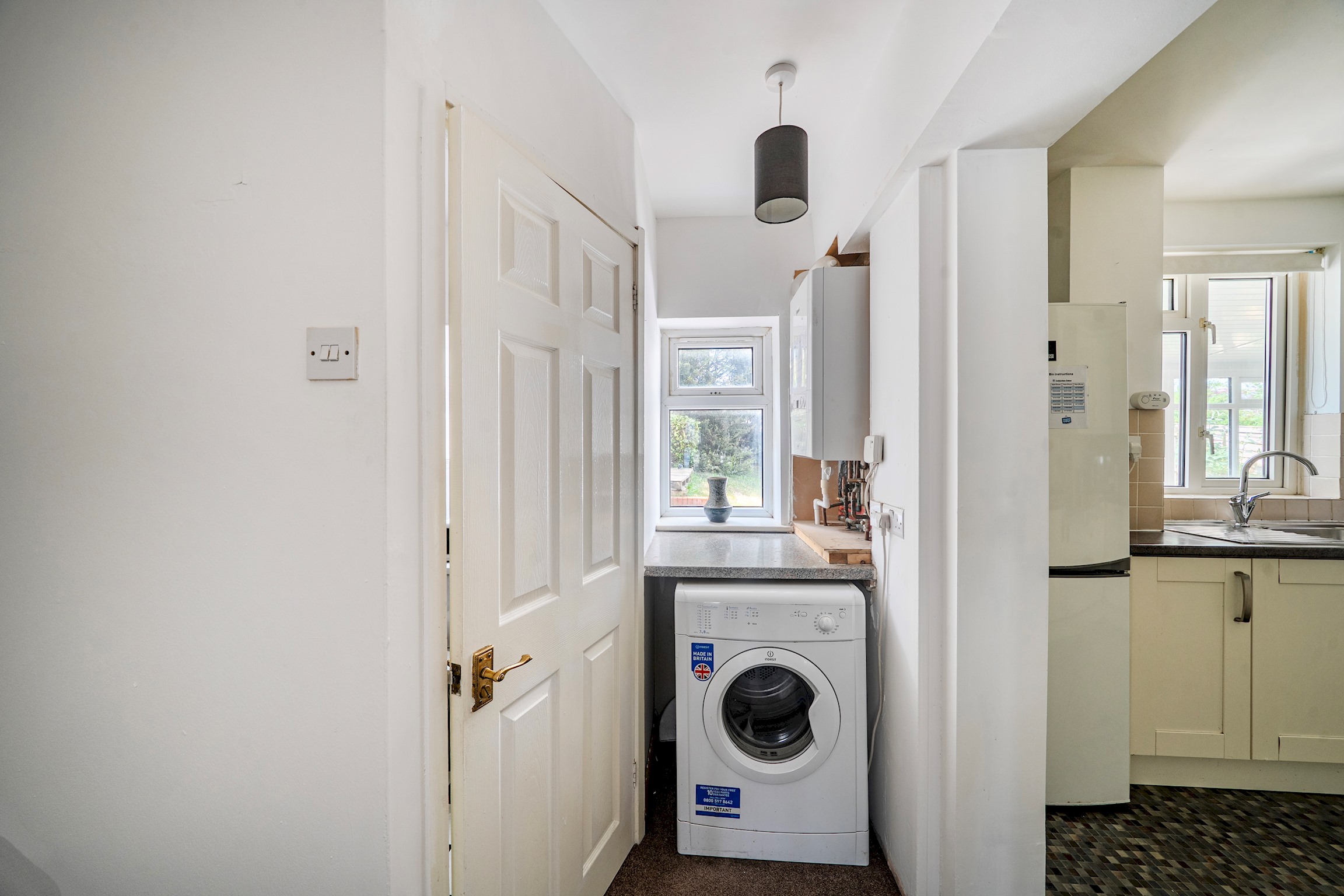 View Homely 5 Bed inc. 2 x Parking + Garden - Oxford - Pass the Keys in 11 Cranley Road, Headington OX3 8BP Homely 5 Bed inc. 2 x Parking + Garden - Oxford - Pass the Keys in 11 Cranley Road, Headington OX3 8BP - Property image 19 - VivreStays