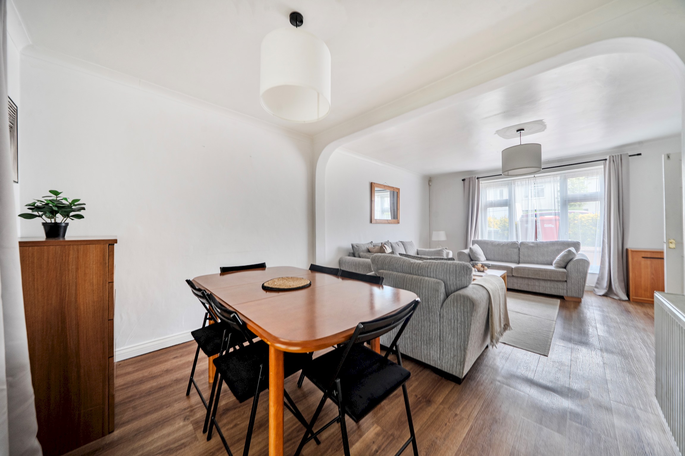 View Homely 5 Bed inc. 2 x Parking + Garden - Oxford - Pass the Keys in 11 Cranley Road, Headington OX3 8BP Homely 5 Bed inc. 2 x Parking + Garden - Oxford - Pass the Keys in 11 Cranley Road, Headington OX3 8BP - Property image 23 - VivreStays