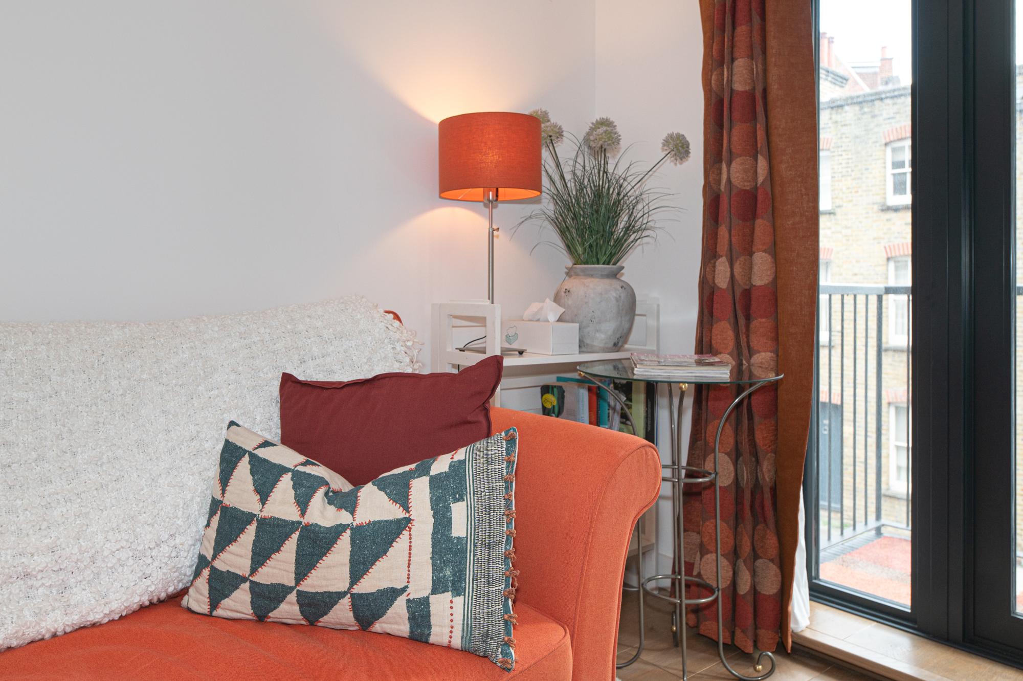 View Stylish Dockside Flat Near Tower Bridge - Pass the Keys in Flat 3A, 5 Wolseley Street SE1 2BP Stylish Dockside Flat Near Tower Bridge - Pass the Keys in Flat 3A, 5 Wolseley Street SE1 2BP - Property image 10 - VivreStays