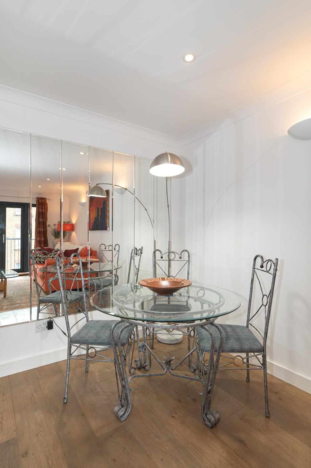 View Stylish Dockside Flat Near Tower Bridge - Pass the Keys in Flat 3A, 5 Wolseley Street SE1 2BP Stylish Dockside Flat Near Tower Bridge - Pass the Keys in Flat 3A, 5 Wolseley Street SE1 2BP - Property image 2 - VivreStays