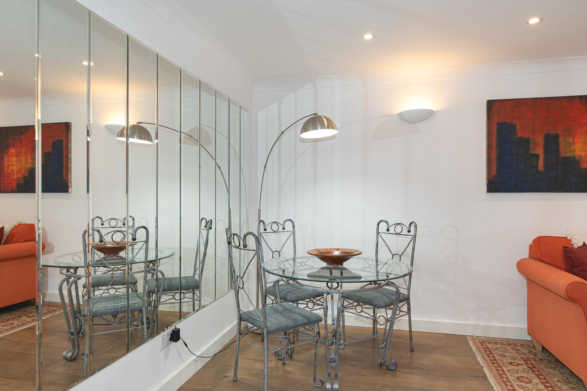 View Stylish Dockside Flat Near Tower Bridge - Pass the Keys in Flat 3A, 5 Wolseley Street SE1 2BP Stylish Dockside Flat Near Tower Bridge - Pass the Keys in Flat 3A, 5 Wolseley Street SE1 2BP - Property image 16 - VivreStays