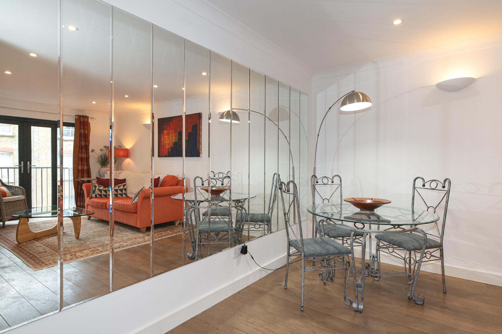 View Stylish Dockside Flat Near Tower Bridge - Pass the Keys in Flat 3A, 5 Wolseley Street SE1 2BP Stylish Dockside Flat Near Tower Bridge - Pass the Keys in Flat 3A, 5 Wolseley Street SE1 2BP - Property image 15 - VivreStays
