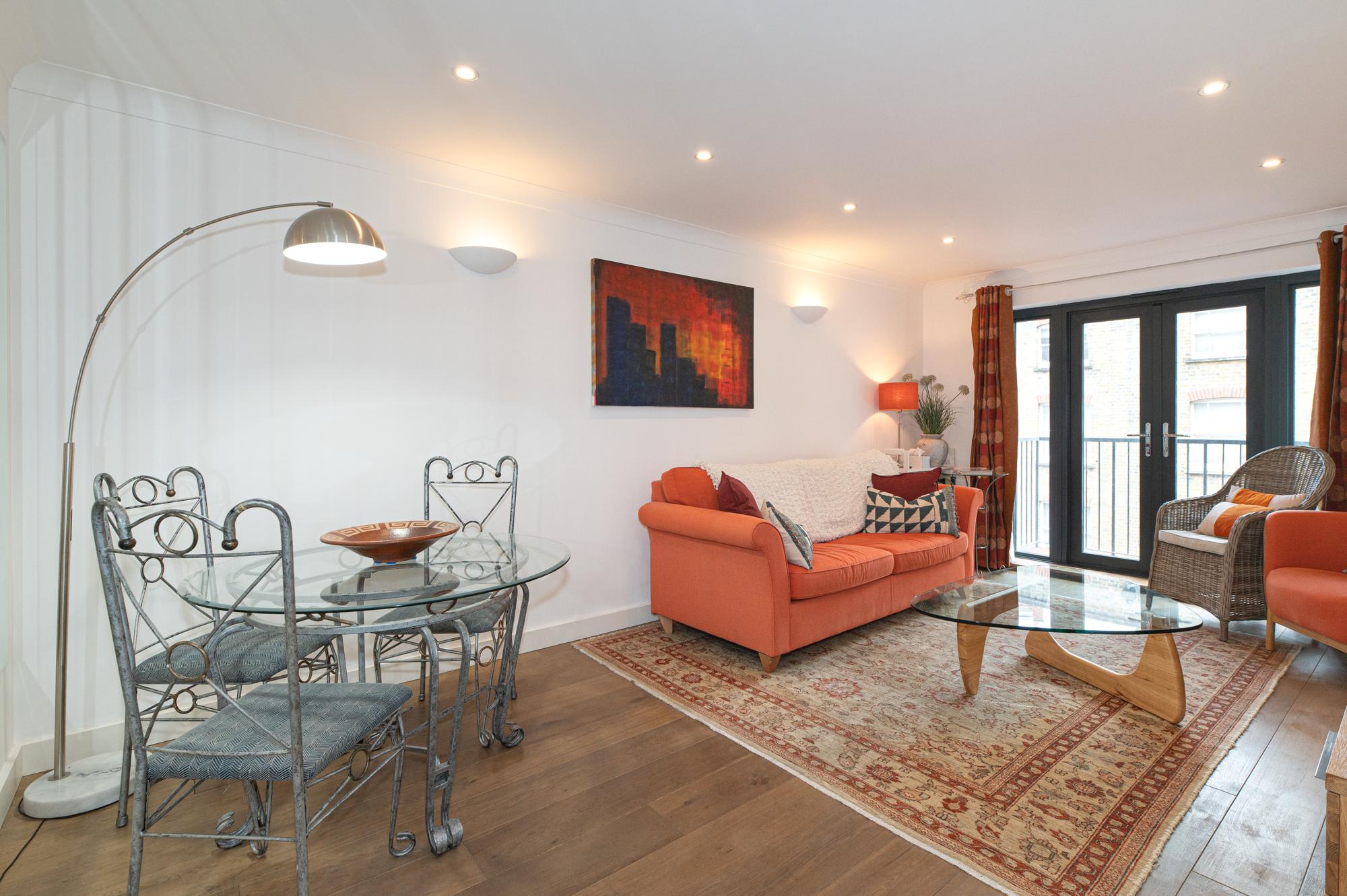 View Stylish Dockside Flat Near Tower Bridge - Pass the Keys in Flat 3A, 5 Wolseley Street SE1 2BP Stylish Dockside Flat Near Tower Bridge - Pass the Keys in Flat 3A, 5 Wolseley Street SE1 2BP - Property image 12 - VivreStays