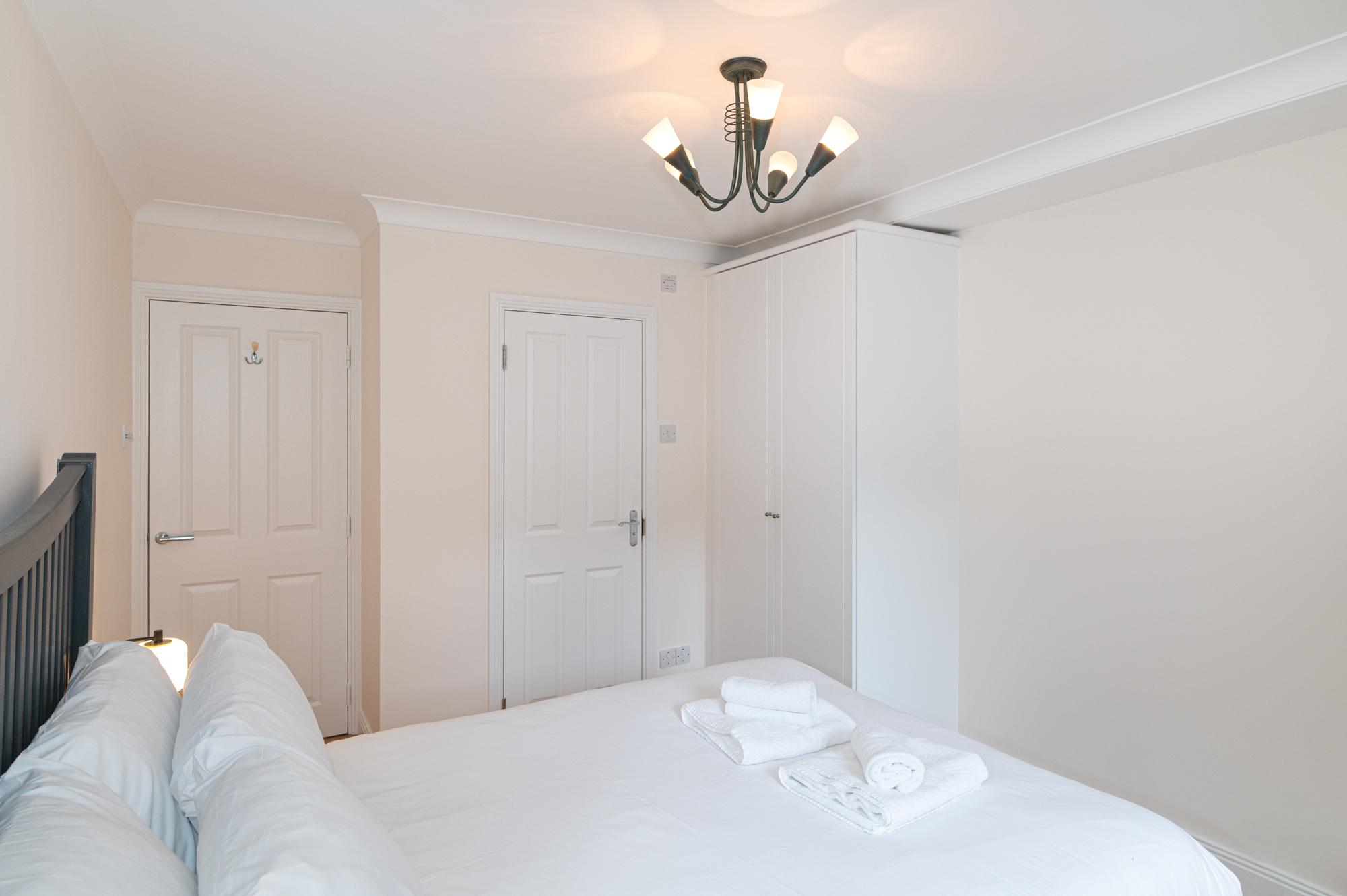 View Stylish Dockside Flat Near Tower Bridge - Pass the Keys in Flat 3A, 5 Wolseley Street SE1 2BP Stylish Dockside Flat Near Tower Bridge - Pass the Keys in Flat 3A, 5 Wolseley Street SE1 2BP - Property image 28 - VivreStays