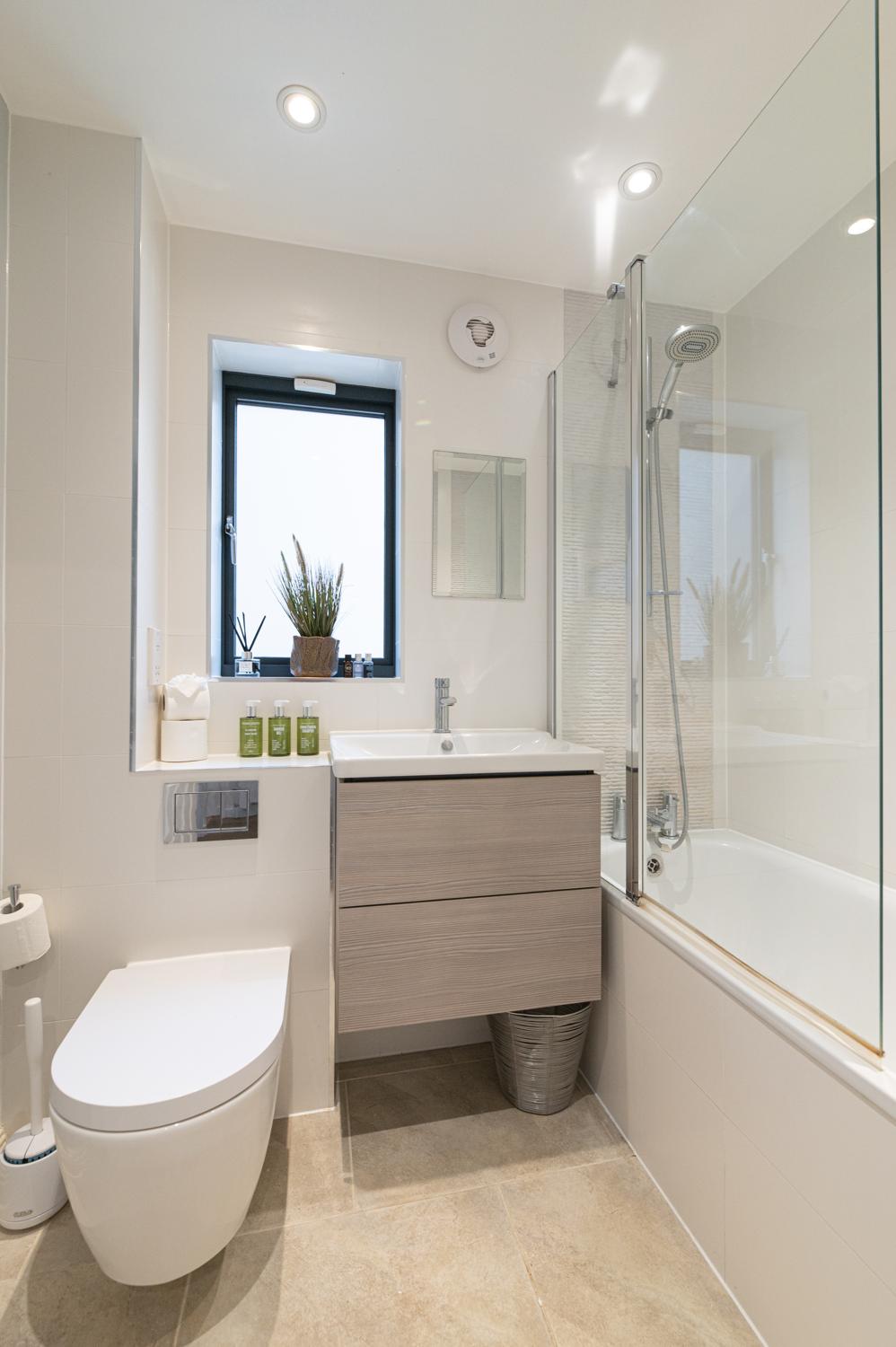 View Stylish Dockside Flat Near Tower Bridge - Pass the Keys in Flat 3A, 5 Wolseley Street SE1 2BP Stylish Dockside Flat Near Tower Bridge - Pass the Keys in Flat 3A, 5 Wolseley Street SE1 2BP - Property image 33 - VivreStays