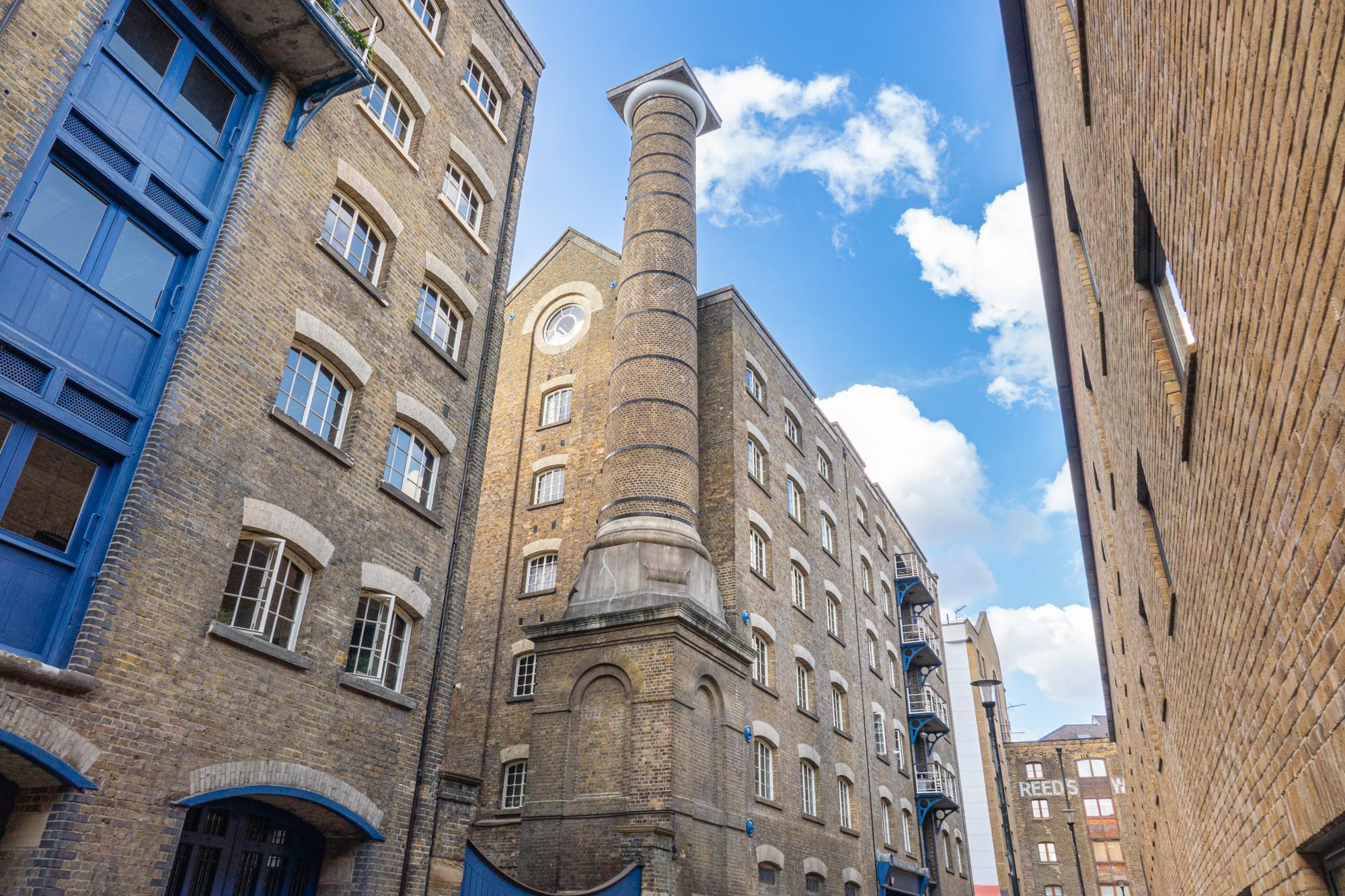 View Stylish Dockside Flat Near Tower Bridge - Pass the Keys in Flat 3A, 5 Wolseley Street SE1 2BP Stylish Dockside Flat Near Tower Bridge - Pass the Keys in Flat 3A, 5 Wolseley Street SE1 2BP - Property image 38 - VivreStays